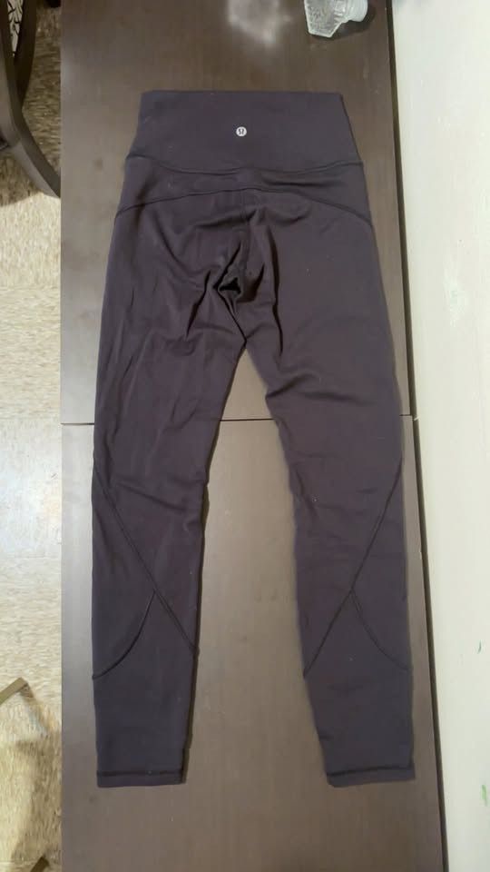 Lululemon Lululemon In Movement Tight Leggings Size 27" / US 4 / IT 40 - 1 Thumbnail