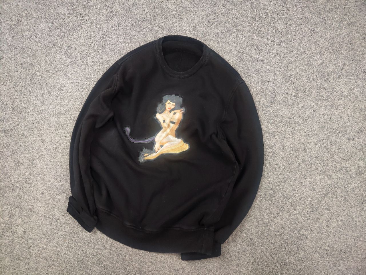 Givenchy Givenchy Girl Logo Embroidery Authentic Crewneck Sweatshirt Size US S / EU 44-46 / 1 - 3 Thumbnail