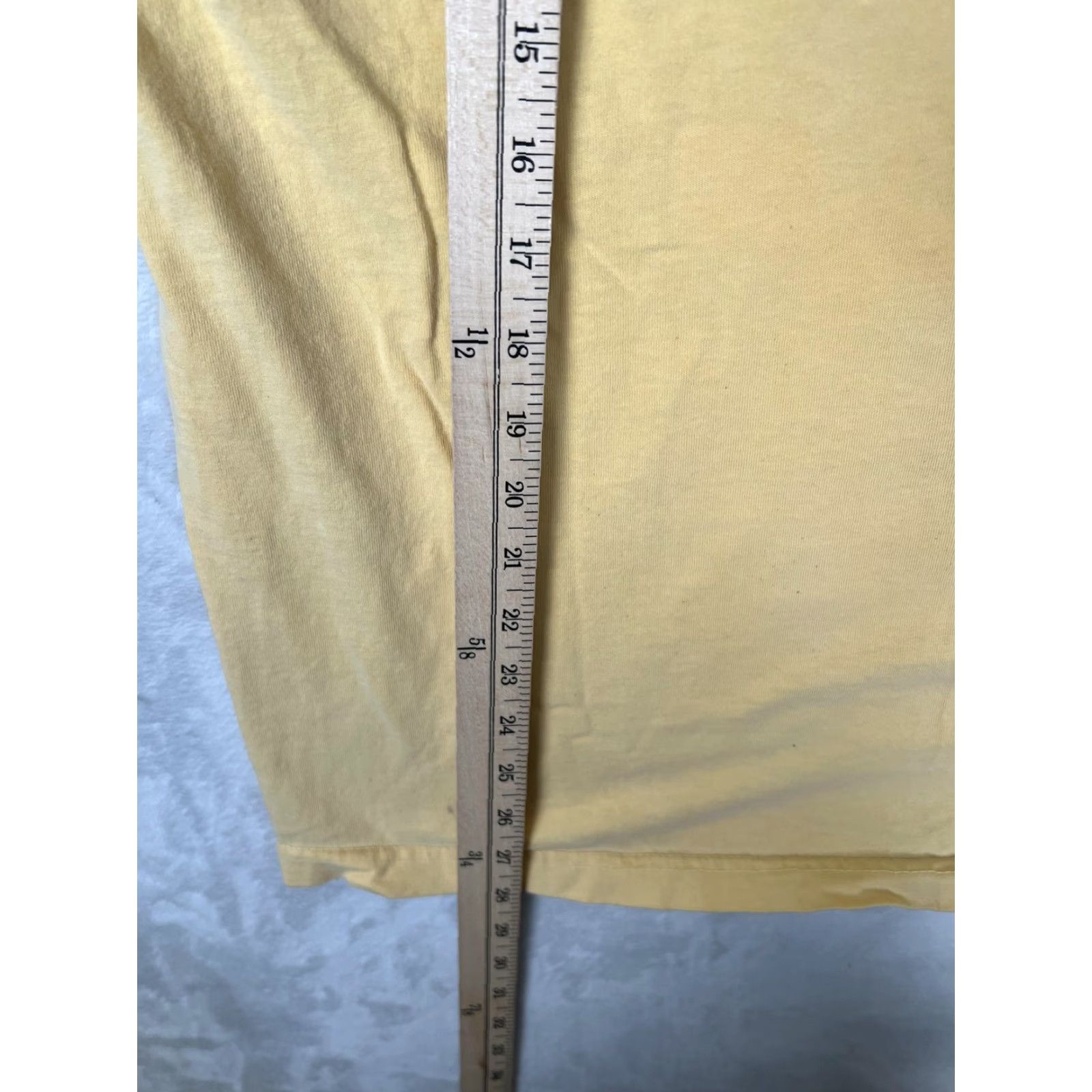 Vintage VINTAGE B.U.M. Equipment T-Shirt Mens Large Yellow Embroidered Logo 90s Size US L / EU 52-54 / 3 - 7 Thumbnail