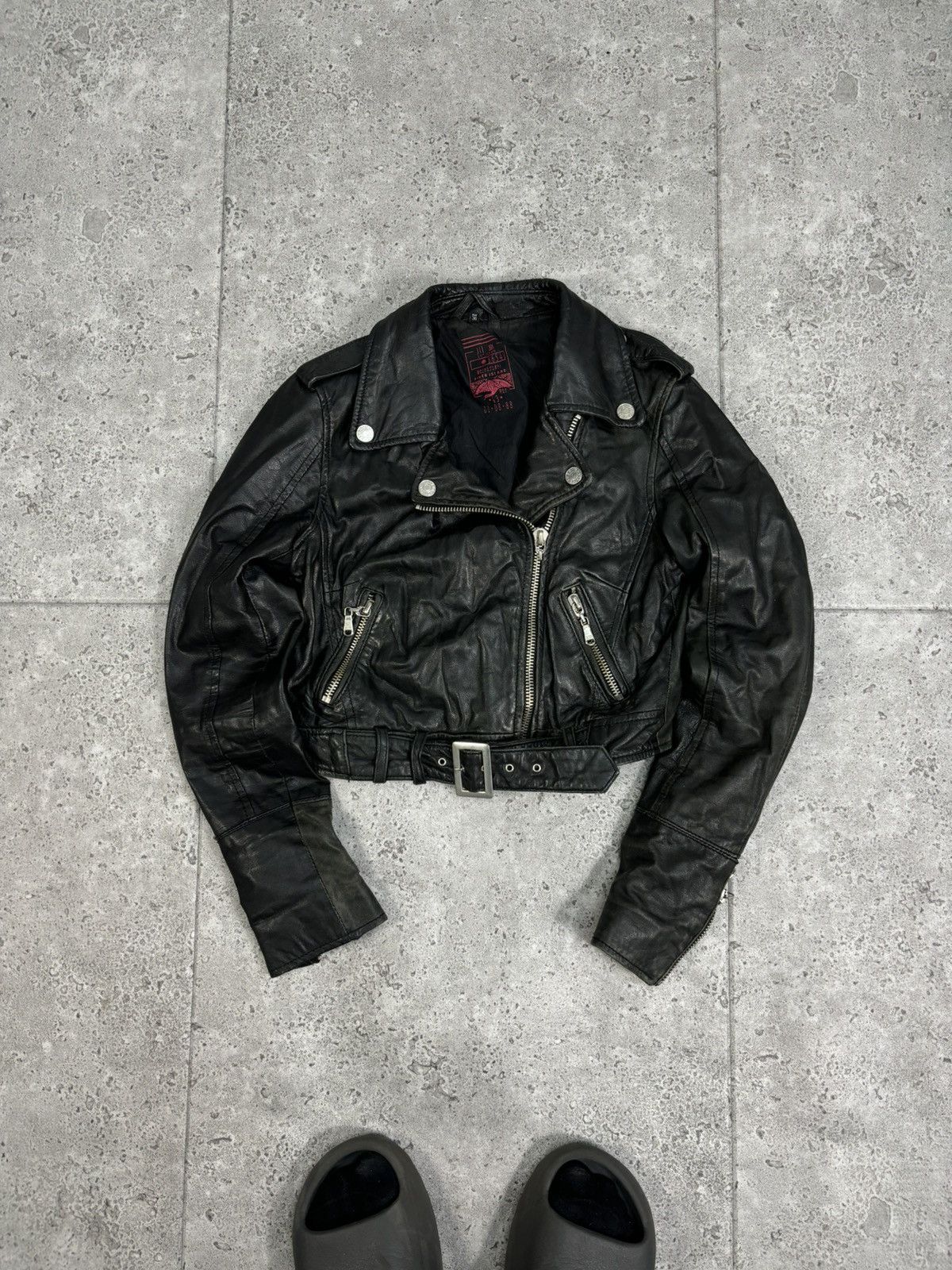 Japanese Brand × Vintage 2000s Japan Cropped Faded Distressed Leather Bomber Jacket Size S / US 4 / IT 40 - 2 Thumbnail
