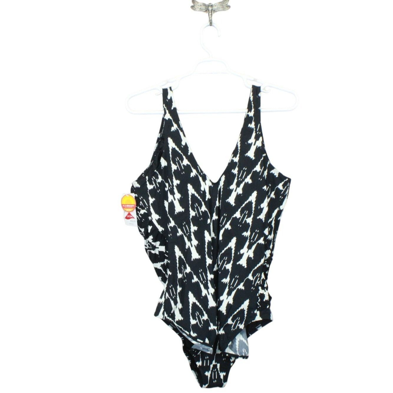 L.L. Bean LL Bean Women's Shaping Swimwear Tanksuit Black Print Size 3XL / US 20-22 - 1 Thumbnail