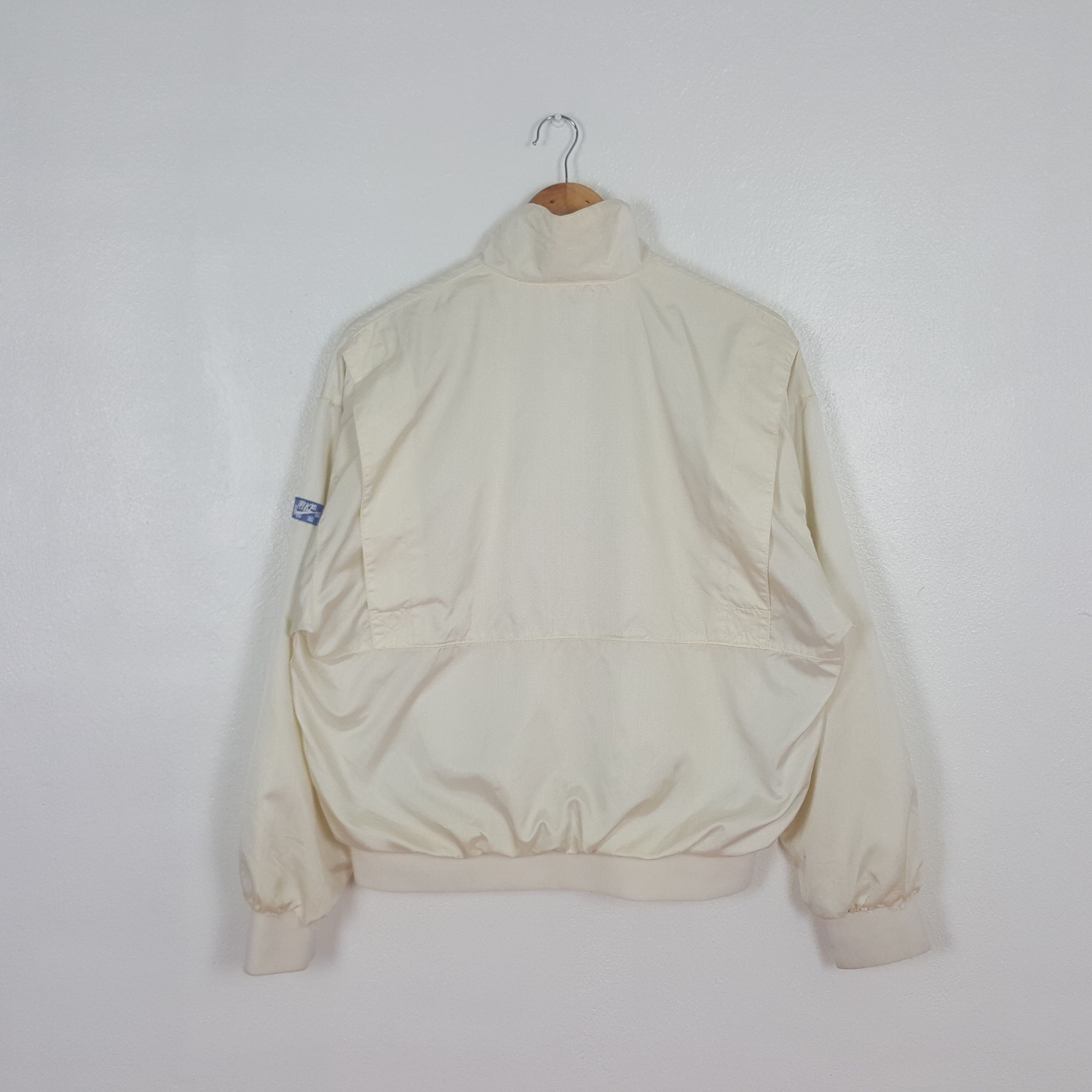 Nike Vintage Nike Tennis Sport Sweater Jacket C306N14 Size US L / EU 52-54 / 3 - 3 Thumbnail