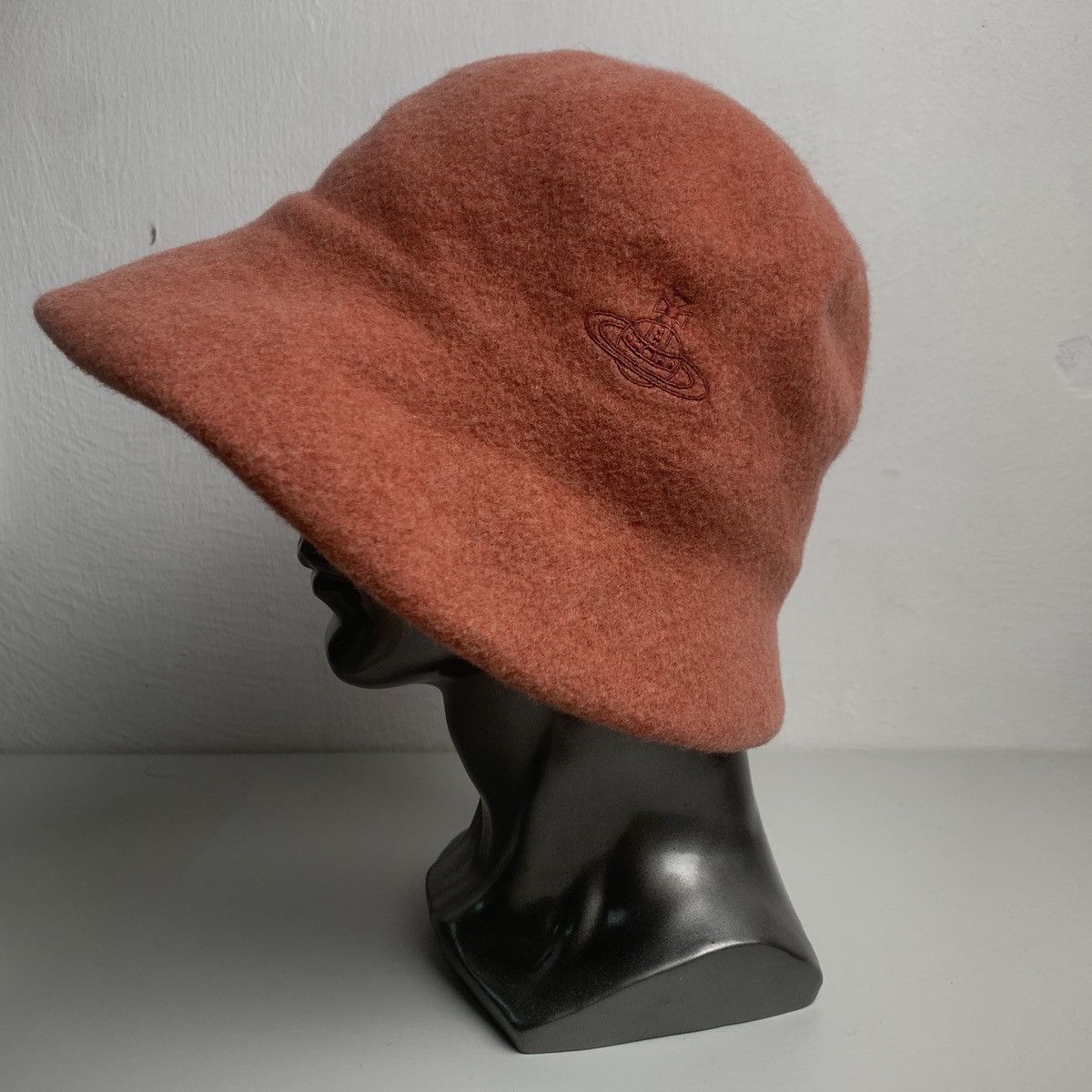 Vivienne Westwood Vivienne Westwood Hat Size ONE SIZE - 1 Thumbnail