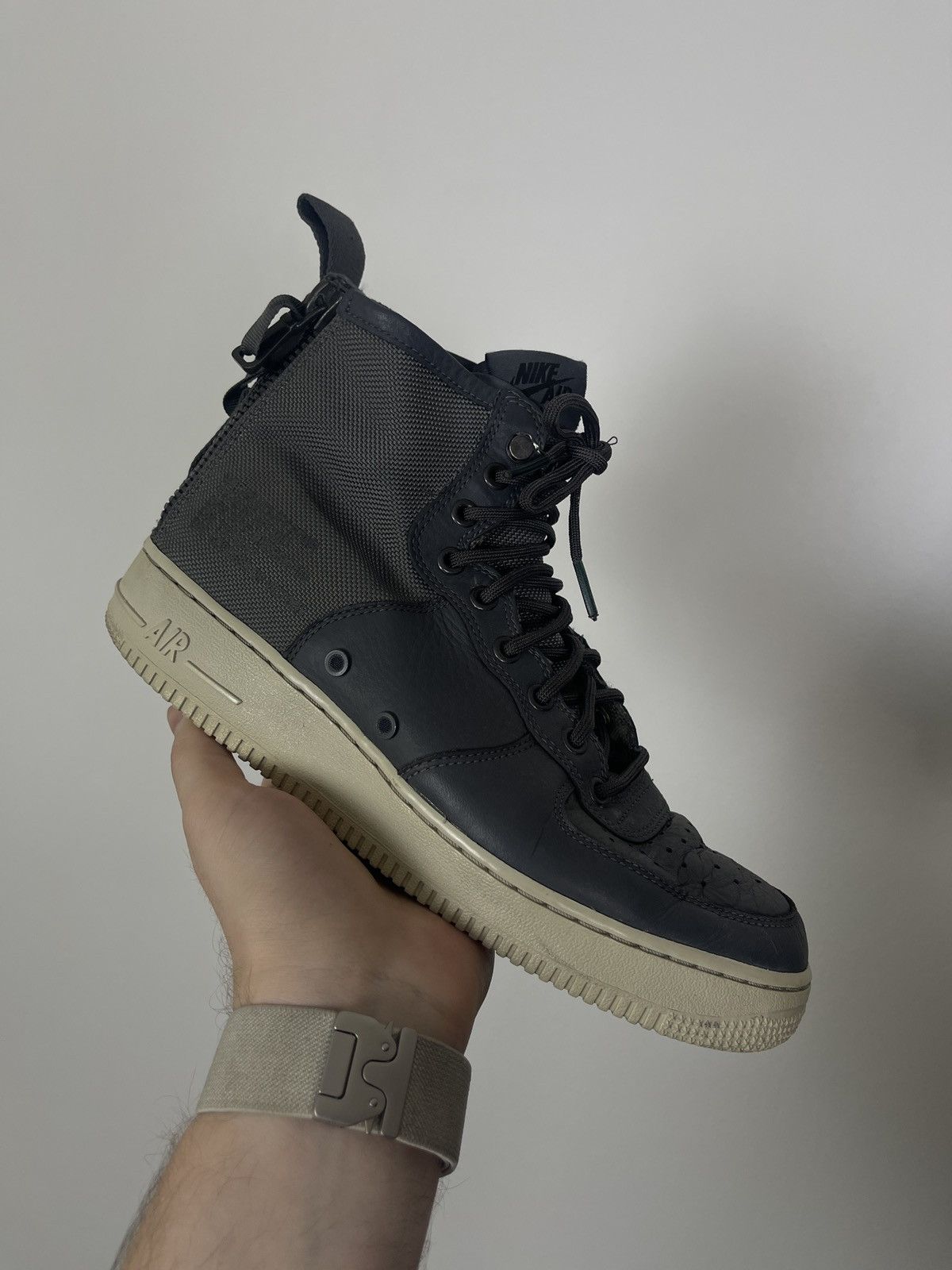 Nike Nike Sf Air Force 1 Mid 42 8.5 US smoke gray Size US 8.5 / EU 41-42 - 2 Thumbnail