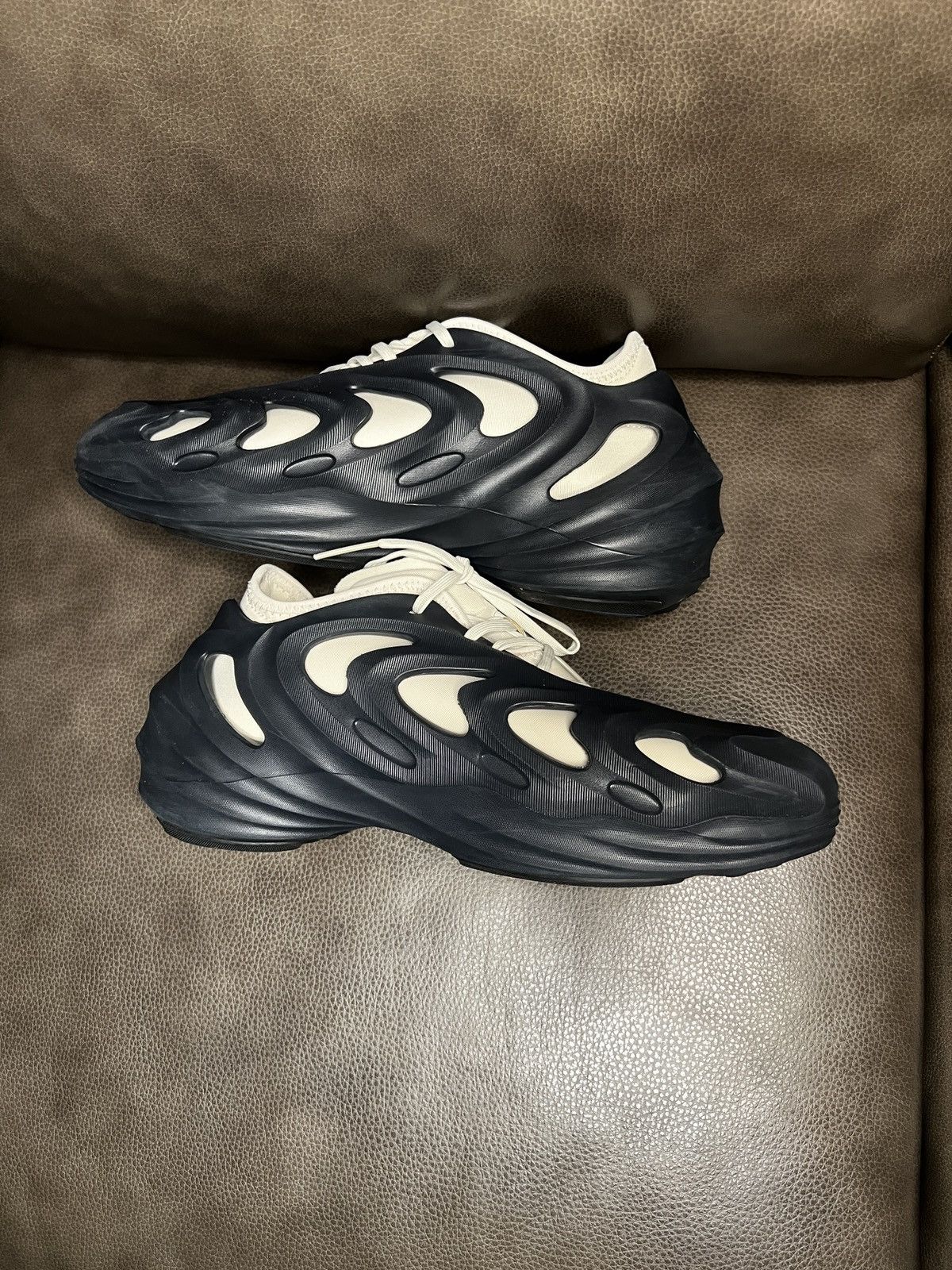 Adidas Adidas AdiFOM Q Carbon Black Legend Ink Size US 10.5 / EU 43-44 - 2 Thumbnail