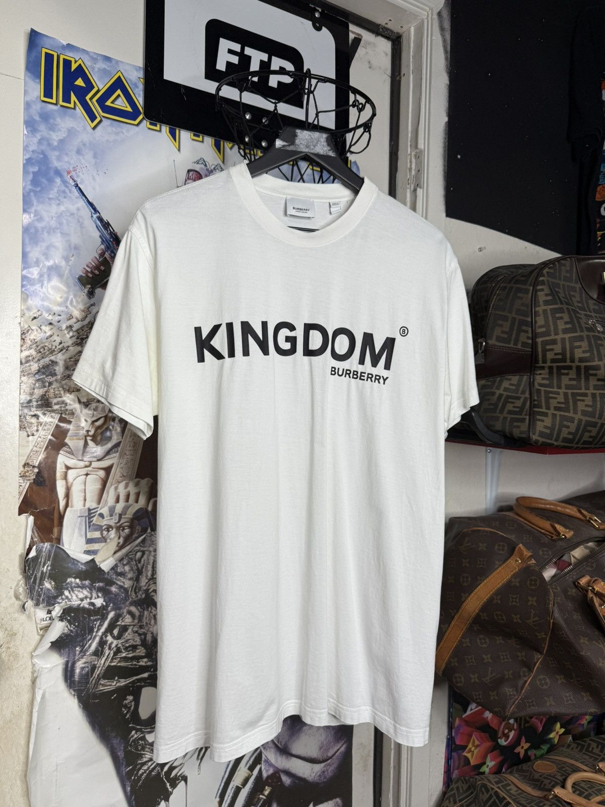 Burberry Burberry Kingdom T-Shirt White Spellout Tee Size Medium Size US M / EU 48-50 / 2 - 1 Thumbnail