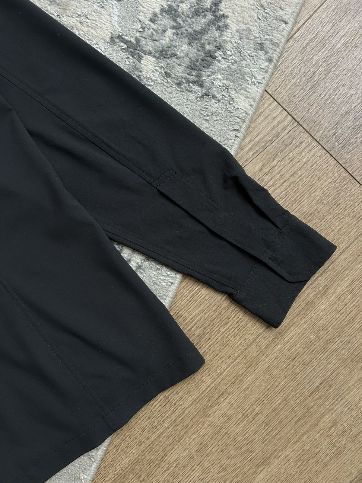 Arc’teryx Man’s Gorpcore gray shirt size S