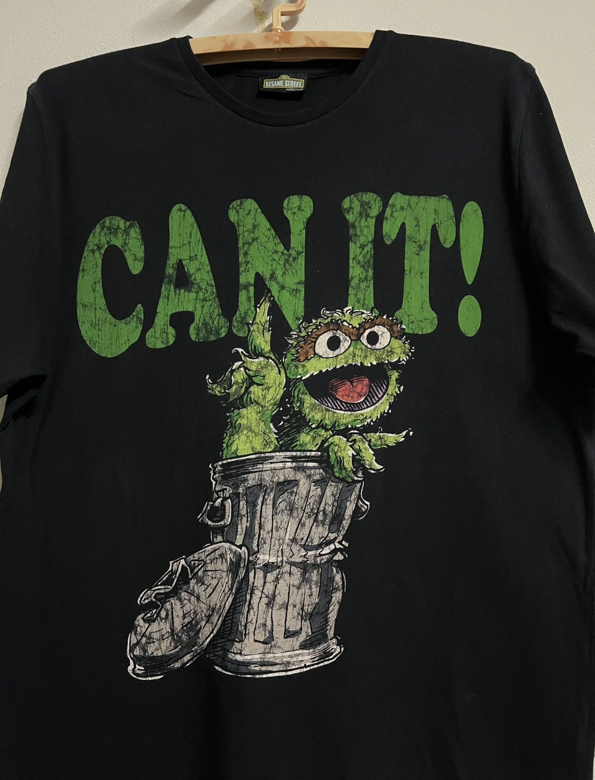 Other Sesame Street Oscar The Grouch CANT Graphic Tee Size US XL / EU 56 / 4 - 1 Thumbnail