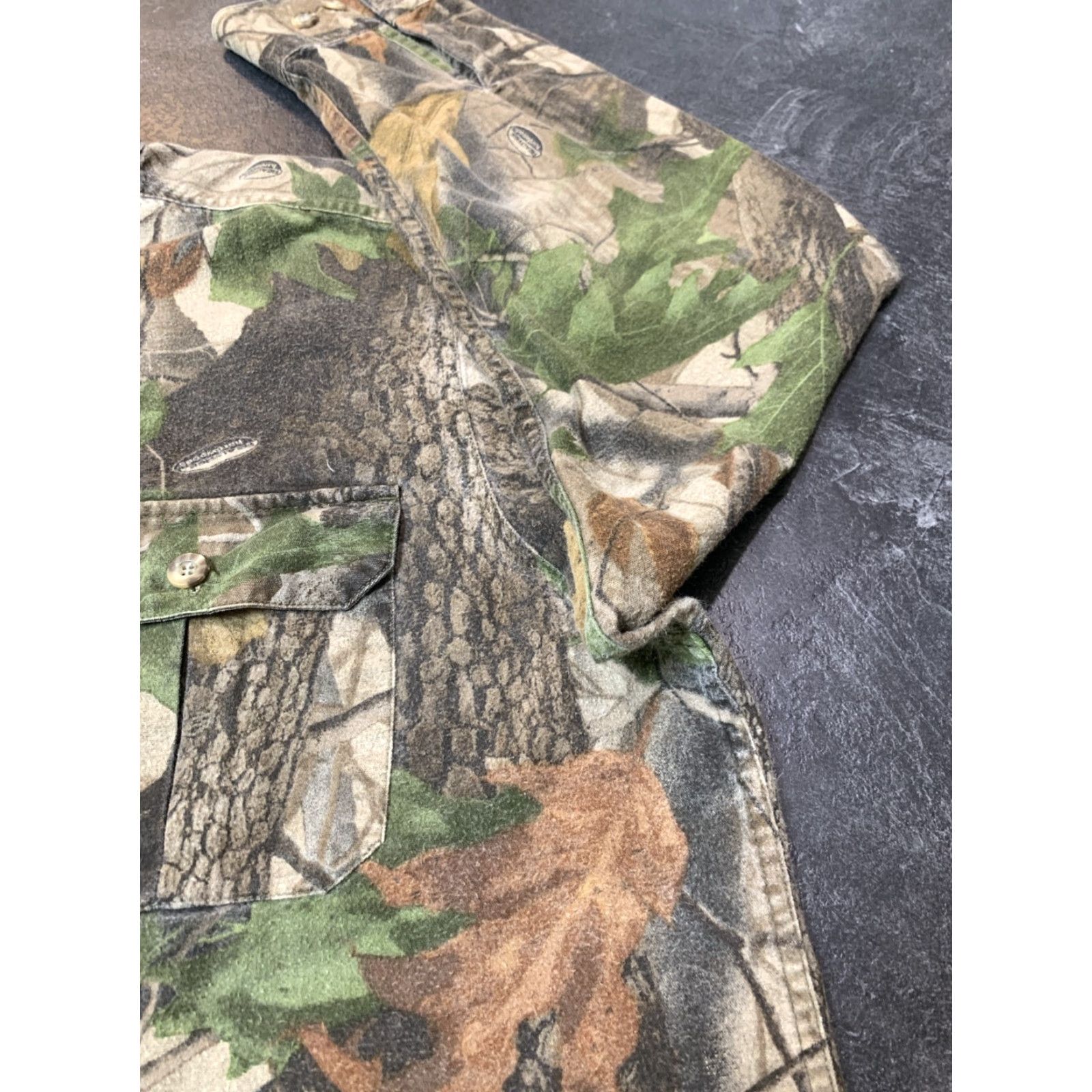 Realtree VINTAGE Wells Creek Men's XL Camouflage Flannel Shirt Outdoor Hunting Camo Long Sleeve Button-Up Size US XL / EU 56 / 4 - 2 Thumbnail