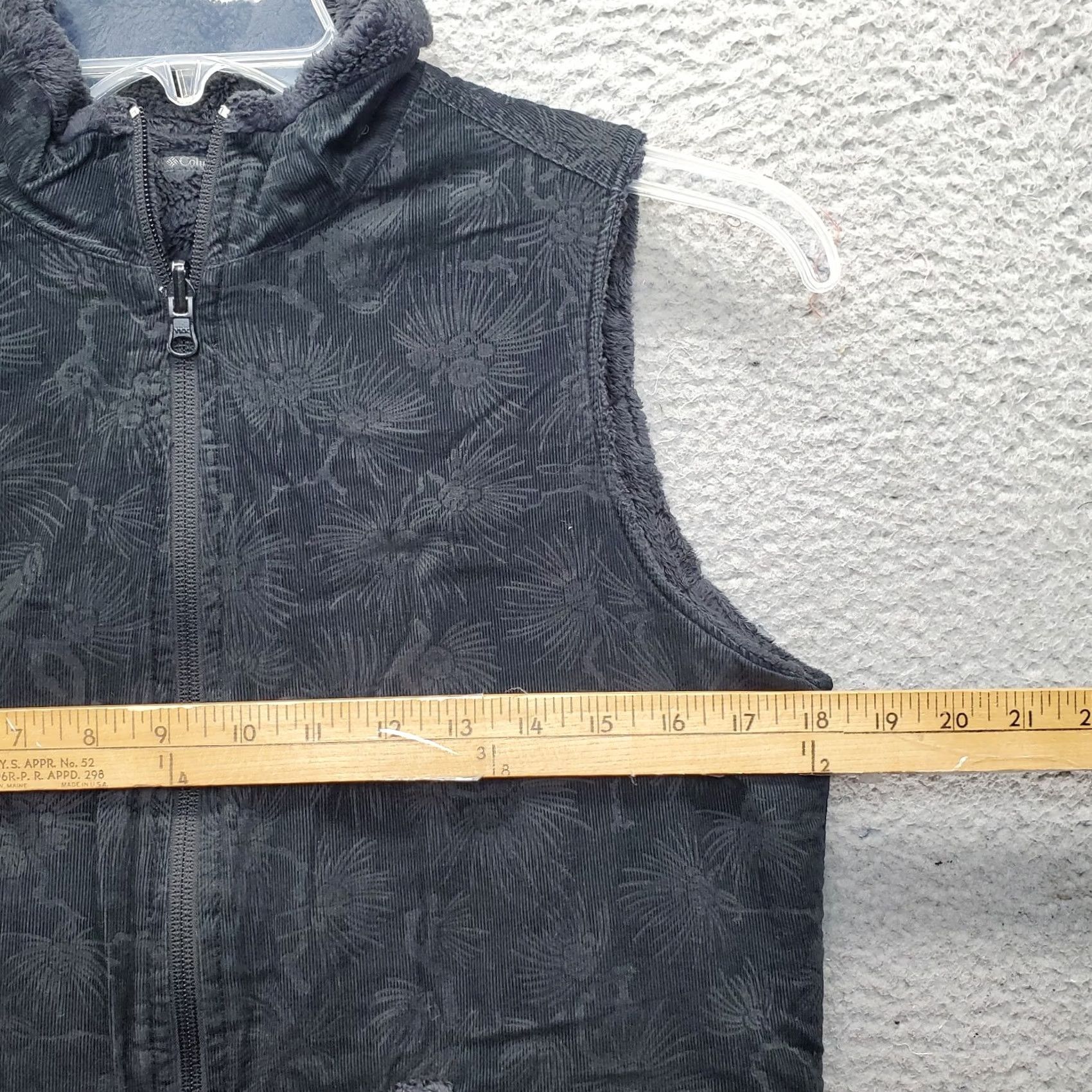 Vintage Columbia Reversible Vest Womens S Black Zip Up Lined Sherpa Pinecone Sleeveless Outdoor Fleece Pockets Size S / US 4 / IT 40 - 4 Thumbnail