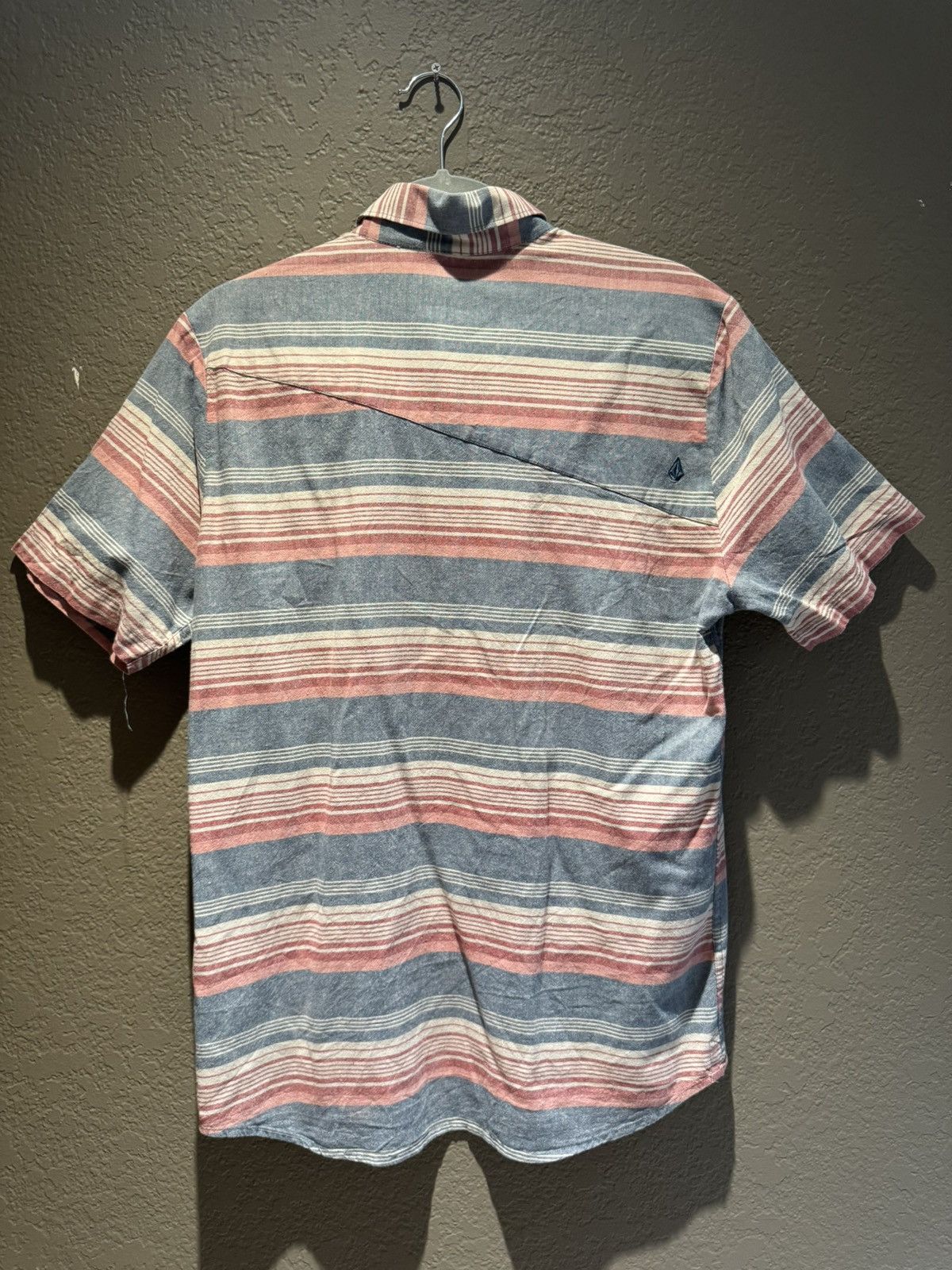 Volcom 00s Volcom Blue Pink Red Stripe Shirt Embroidered Button Up Size US M / EU 48-50 / 2 - 4 Thumbnail