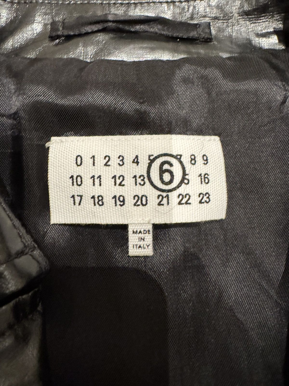 Maison Margiela Maison Margiela Shiny Linen Coat Leather Effect Size Large Size US L / EU 52-54 / 3 - 7 Thumbnail