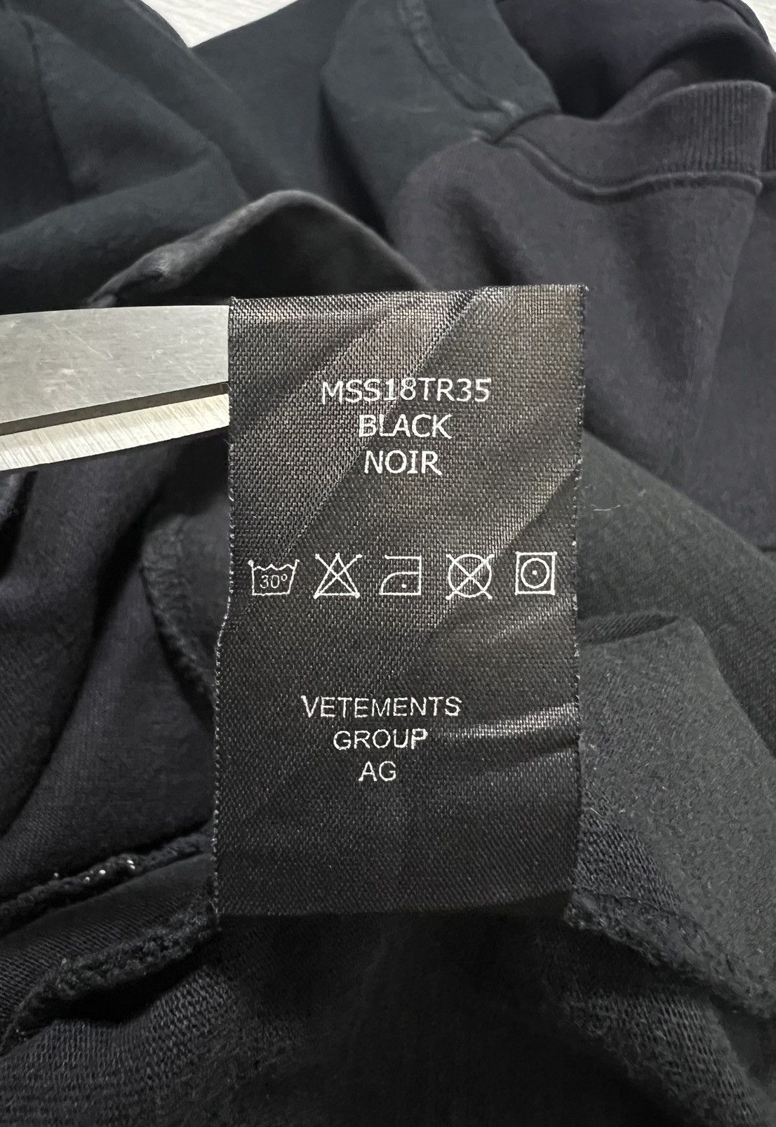 Vetements Vetements - Zurich Reconstructed Cut Up T-Shirt Size US XS / EU 42 / 0 - 17 Thumbnail