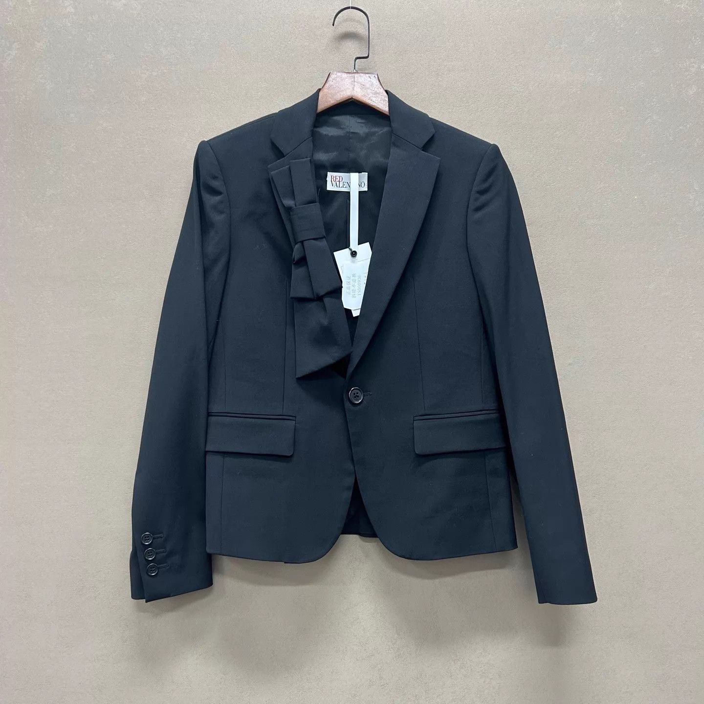Valentino Valentino Black Bow Tie Suit 38 99 New Size XS / US 0-2 / IT 36-38 - 1 Thumbnail