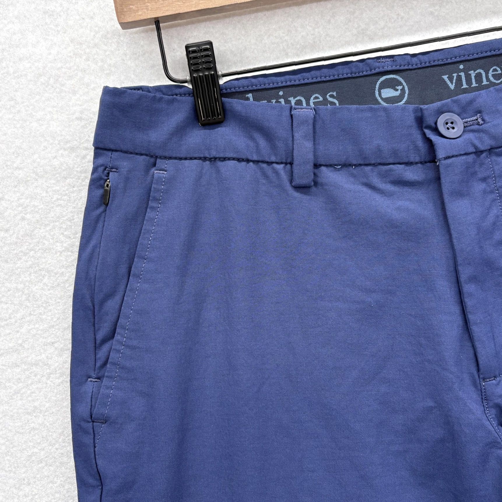 Vineyard Vines Vineyard Vines On-The-Go Pants Mens 30x30 Blue Stretch Tech Chino Casual Golf Pants Mens Blue 30 Inseam Straight Zip Front Button Logo N/A Size US 30 / EU 46 - 3 Thumbnail