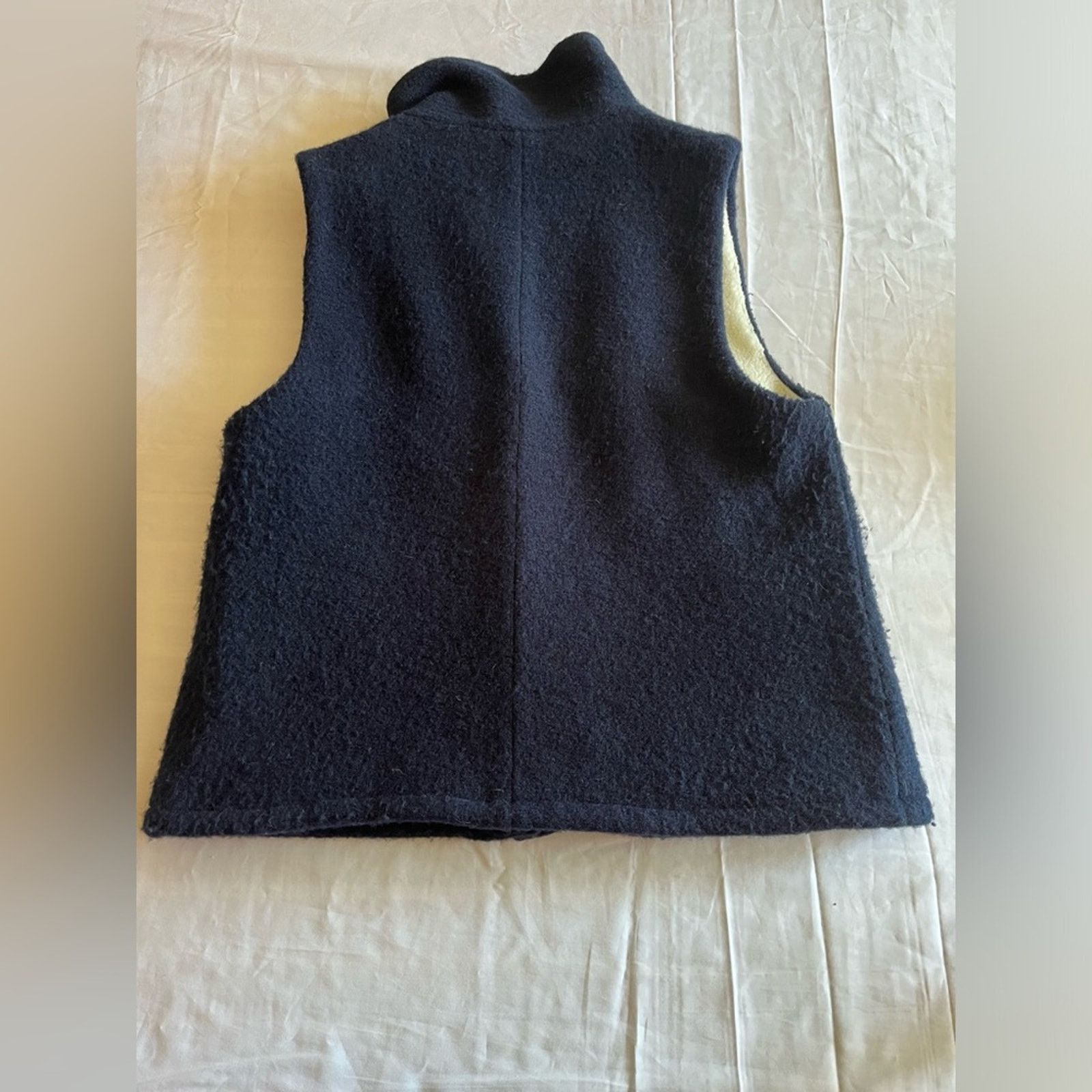 J.Crew × Vintage J. Crew Vest Navy Cream Sherpa Faux Fur Asymmetrical Zip M Size M / US 6-8 / IT 42-44 - 2 Thumbnail
