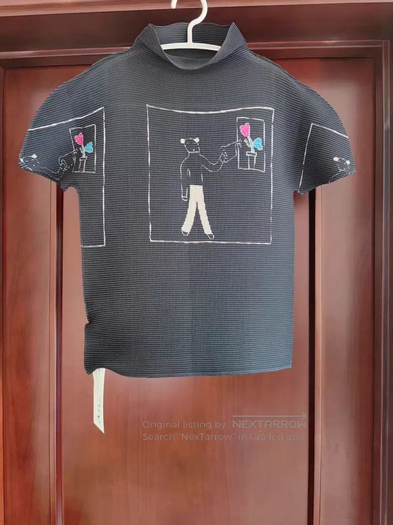 Issey Miyake Issey Miyake Illustrated Turtleneck Short Sleeve Top Size S / US 4 / IT 40 - 1 Thumbnail