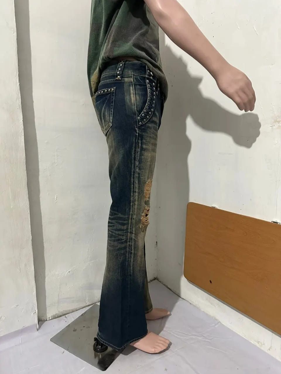 Vanquish Rare!!! Vanquish Japan studded Distressed FLared Mud Denim Size US 29 - 18 Thumbnail