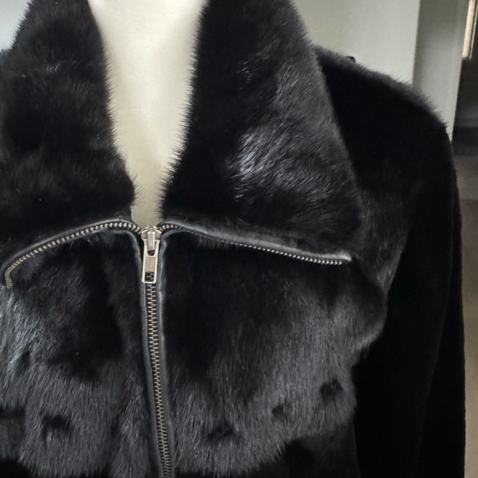 Other Brand new Men’s Mink Jacket size M Size US M / EU 48-50 / 2 - 15 Thumbnail