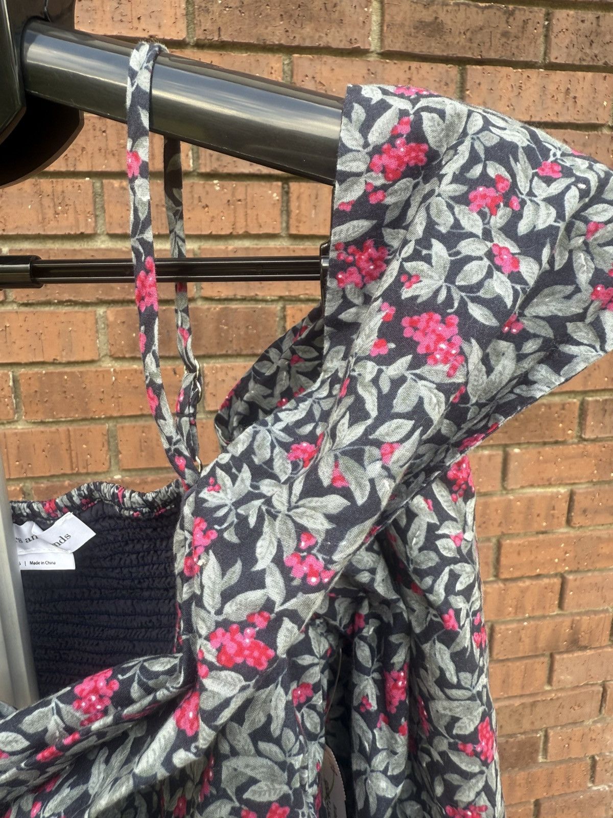 Lovers and Friends Lovers + Friends Puff Sleeve Crop Top Off Shoulder Floral Size S / US 4 / IT 40 - 9 Thumbnail