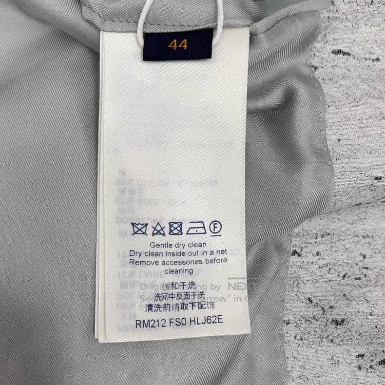 Louis Vuitton Louis Vuitton Off-white marbled lapel single-breasted long Size US S / EU 44-46 / 1 - 7 Thumbnail