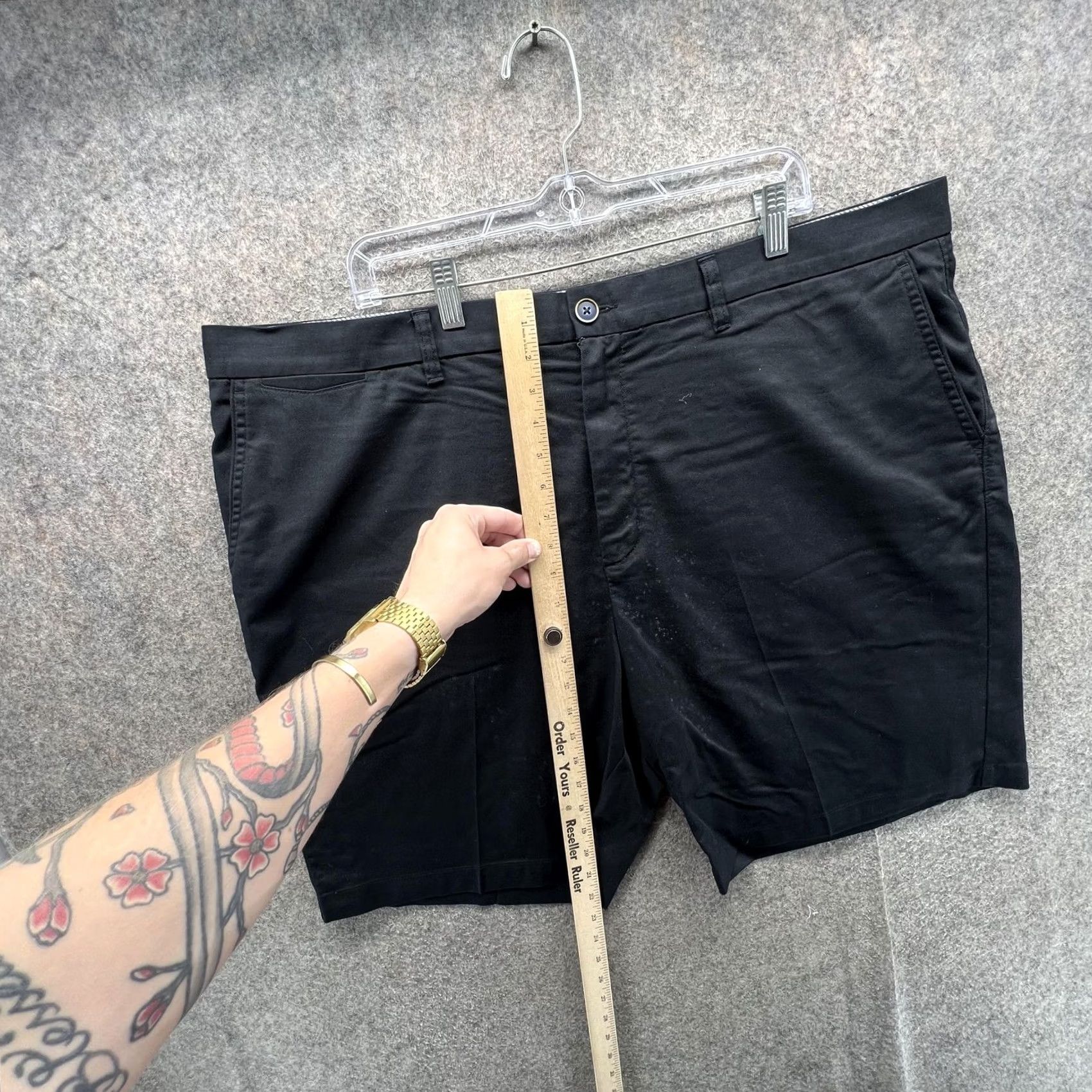 Tommy Bahama Tommy Bahama Shorts Mens 44 Black Stretch Chino Flat Front 10 Inseam Casual Size US 44 / EU 60 - 5 Thumbnail