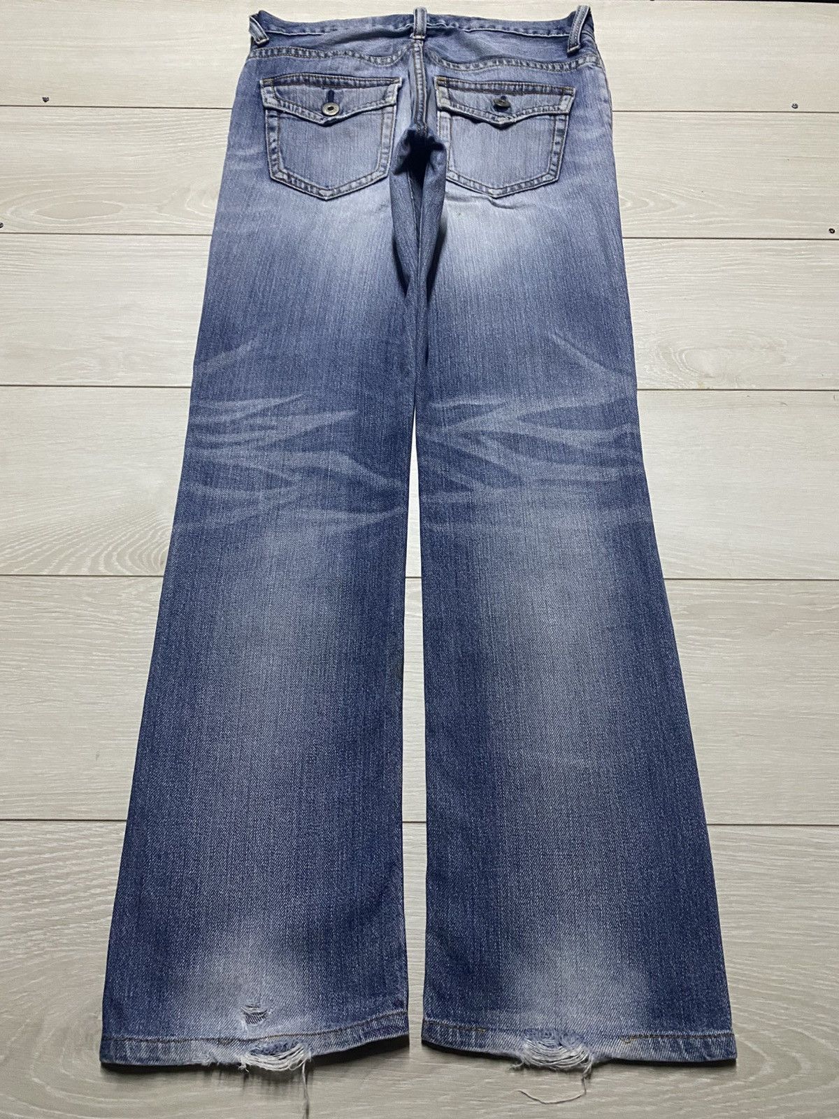 Uniqlo Uniqlo UJ Faded Wash Distressed Loose Jeans Size US 32 / EU 48 - 2 Thumbnail