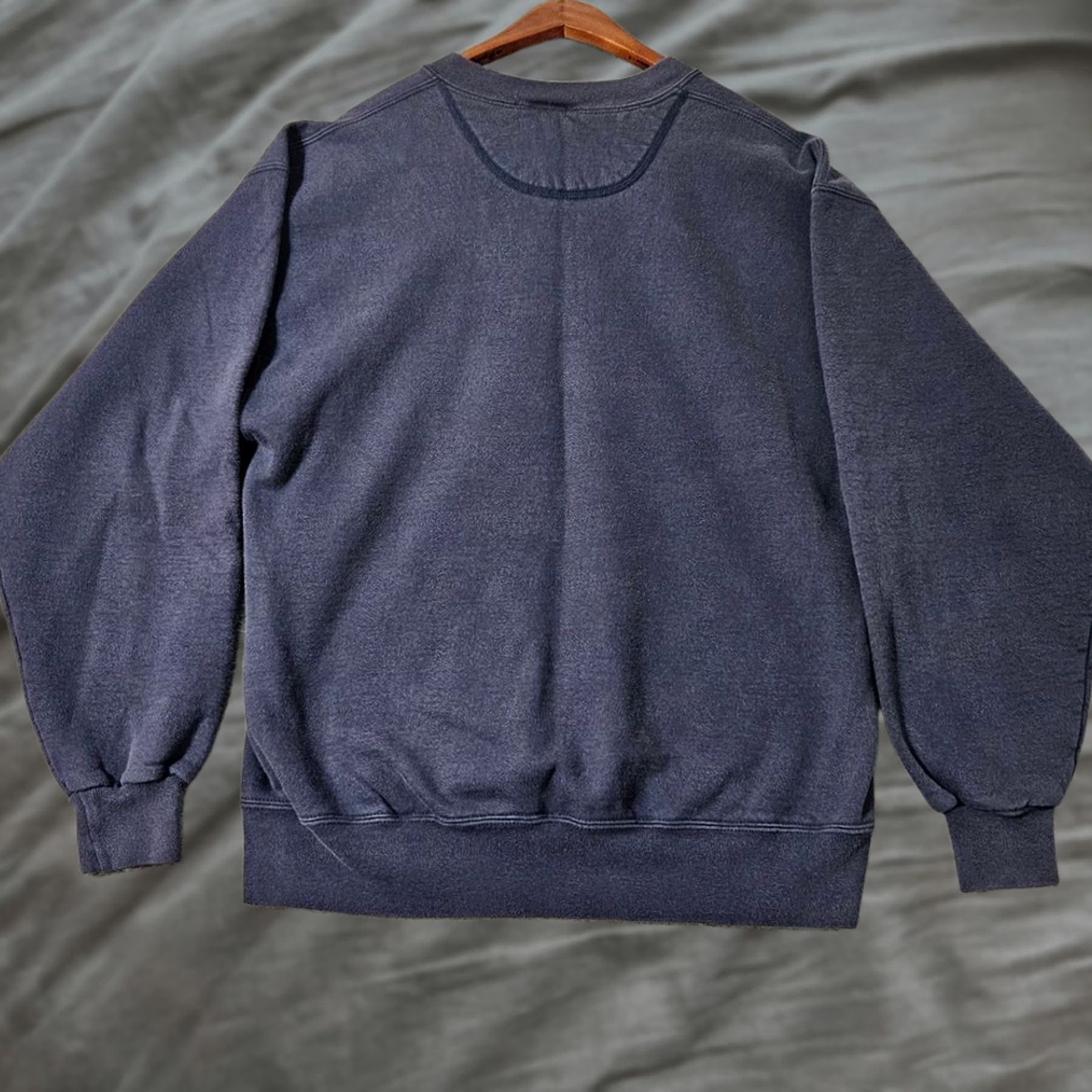 Vintage VINTAGE 1993 MGM Grand Las Vegas Navy Blue Crewneck Men's Large Size US L / EU 52-54 / 3 - 1 Thumbnail