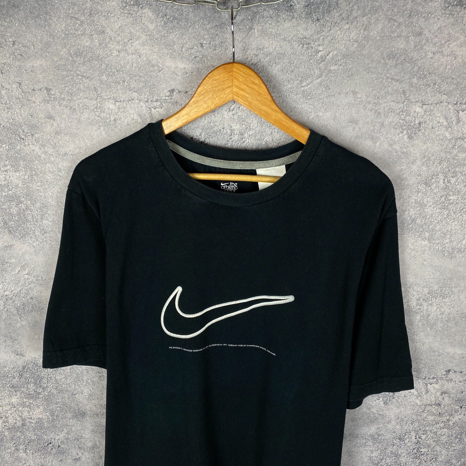 Nike Nike Big Swoosh Tee Men's Size XL Black Short Sleeve ` Size US XL / EU 56 / 4 - 2 Thumbnail