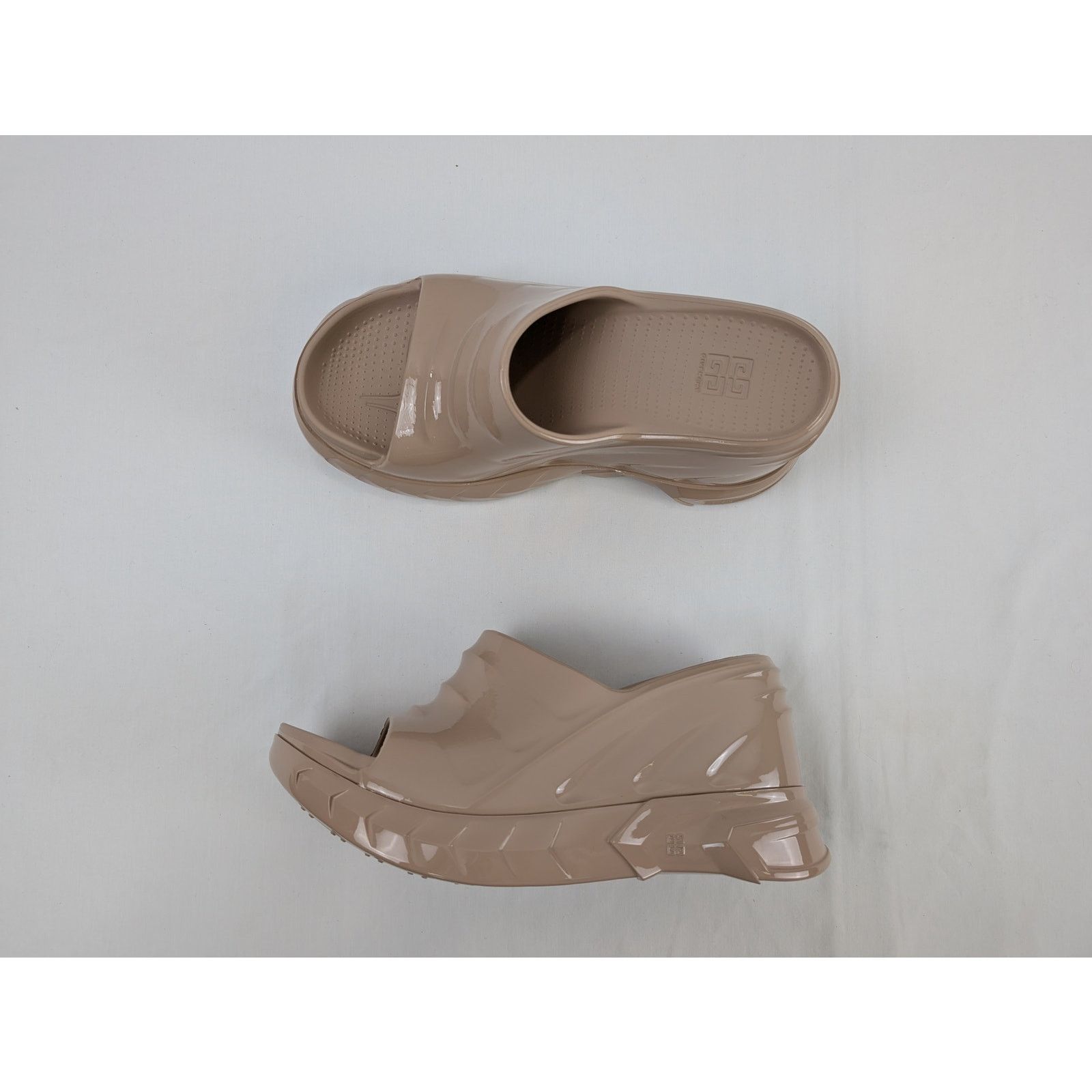 Givenchy o1rshd1 Women's Marshmallow Sandals in Nude Size US 10 / IT 40 - 1 Thumbnail