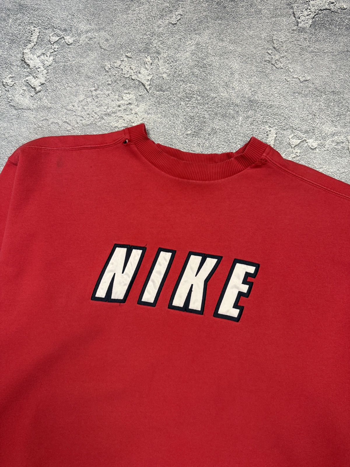 Nike × Vintage Nike Vintage Baggy Crewneck Sweatshirt Big Embroidered Logo Size US XXL / EU 58 / 5 - 3 Thumbnail