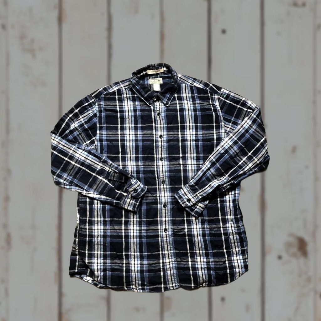 Vintage VINTAGE? LL Bean Shirt Mens Large Blue Plaid Flannel Button Down Traditional Fit Size US L / EU 52-54 / 3 - 1 Thumbnail