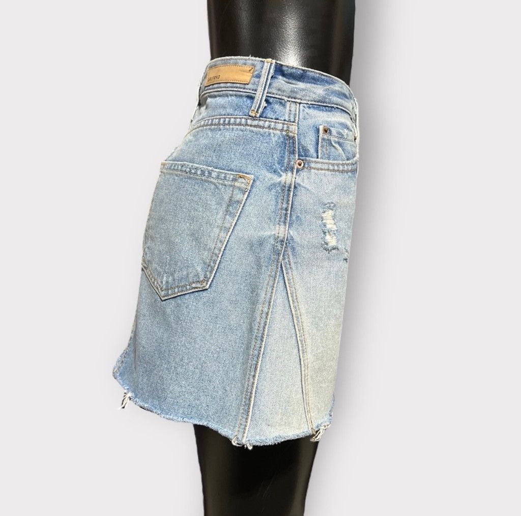 GRLFRND GRLFRND Eva Denim Mini Skirt Pocket Raw Hem Button Fly sz 25 Size 25" / US 0 / IT 36 - 2 Thumbnail