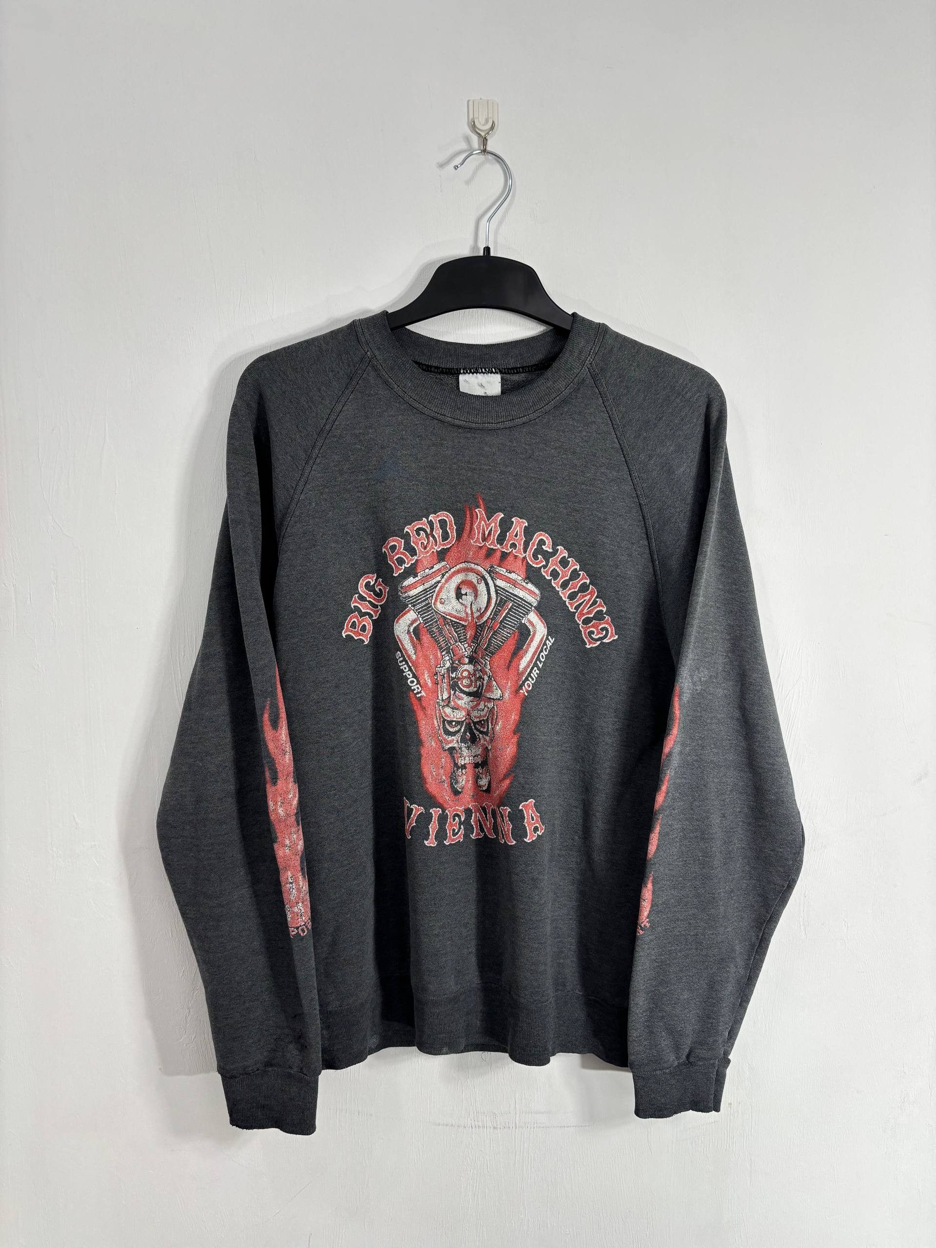 RARE VINTAGE BIG RED MACHINE VIENNA 81 Support Longsleeve