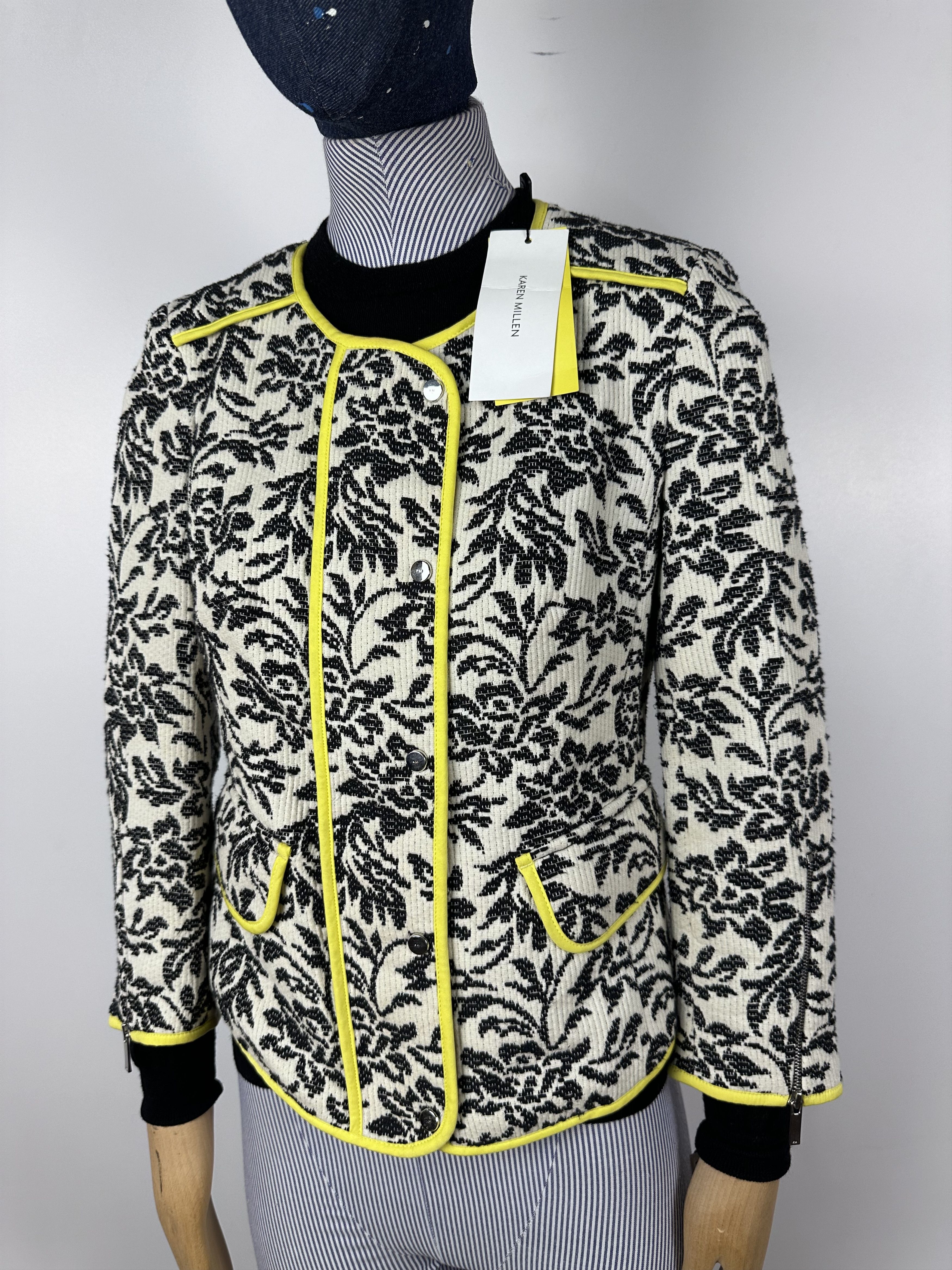 Grailed × Karen Millen Ladies Karen Millen Black White Floral Boucle Jacket UK6 Size XS / US 0-2 / IT 36-38 - 1 Thumbnail