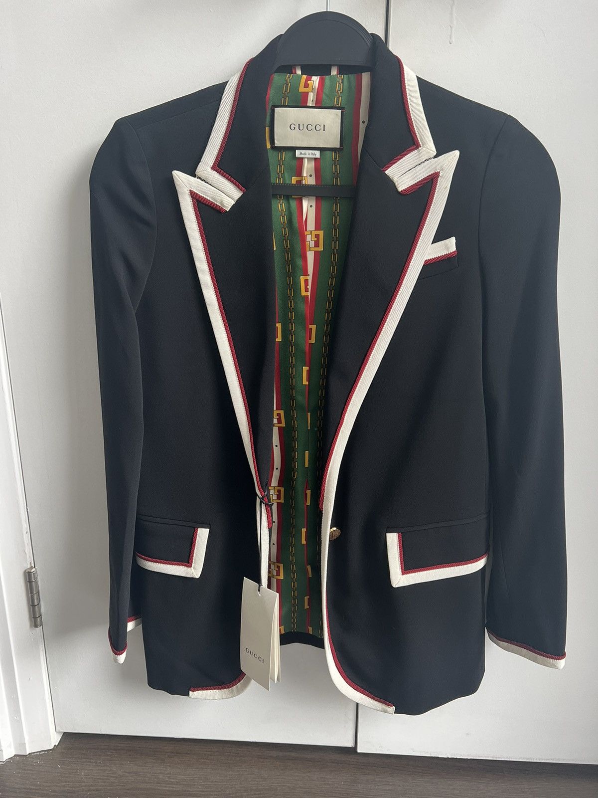 Gucci Gucci Runway Blazer Size XS / US 0-2 / IT 36-38 - 1 Thumbnail