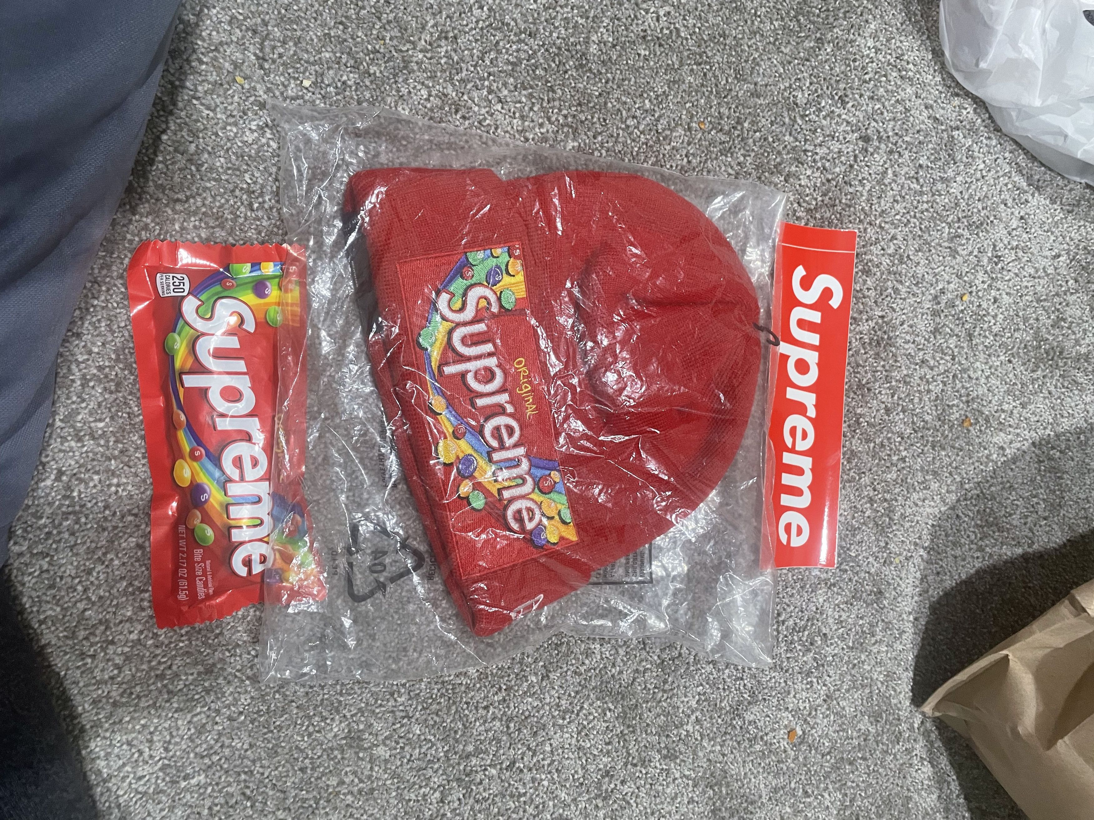Supreme supreme skittles beanie (red) + supreme skittles Size ONE SIZE - 4 Thumbnail