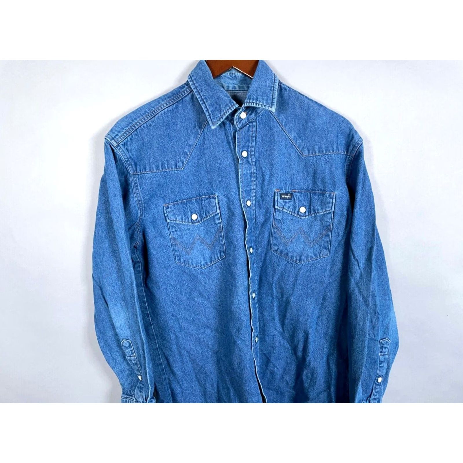 Wrangler VINTAGE Wrangler Denim Western Shirt Mens Medium Blue Pearl Snap Rockabilly Cowboy Shirt Men Pearl Snap Western Denim Size US M / EU 48-50 / 2 - 4 Thumbnail