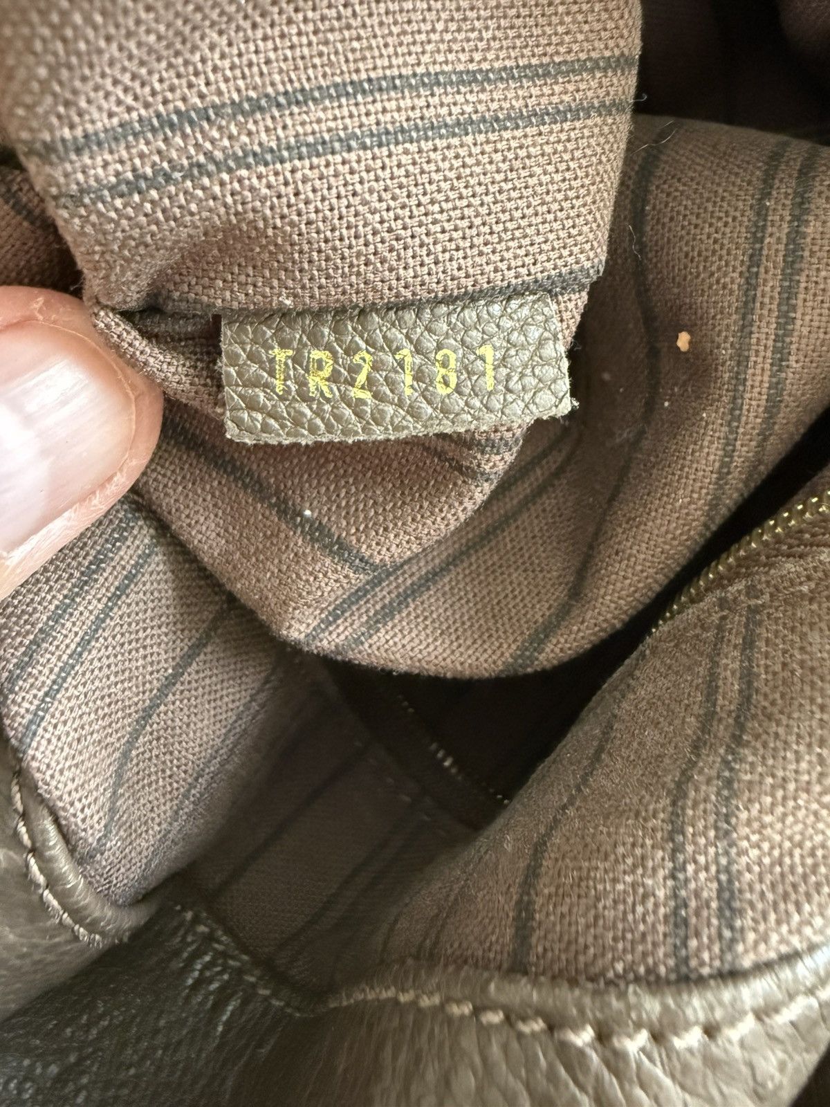 Louis Vuitton Louis Vuitton Empreinte Leather Hobo Bag Brown Taupe Large Size ONE SIZE - 9 Thumbnail