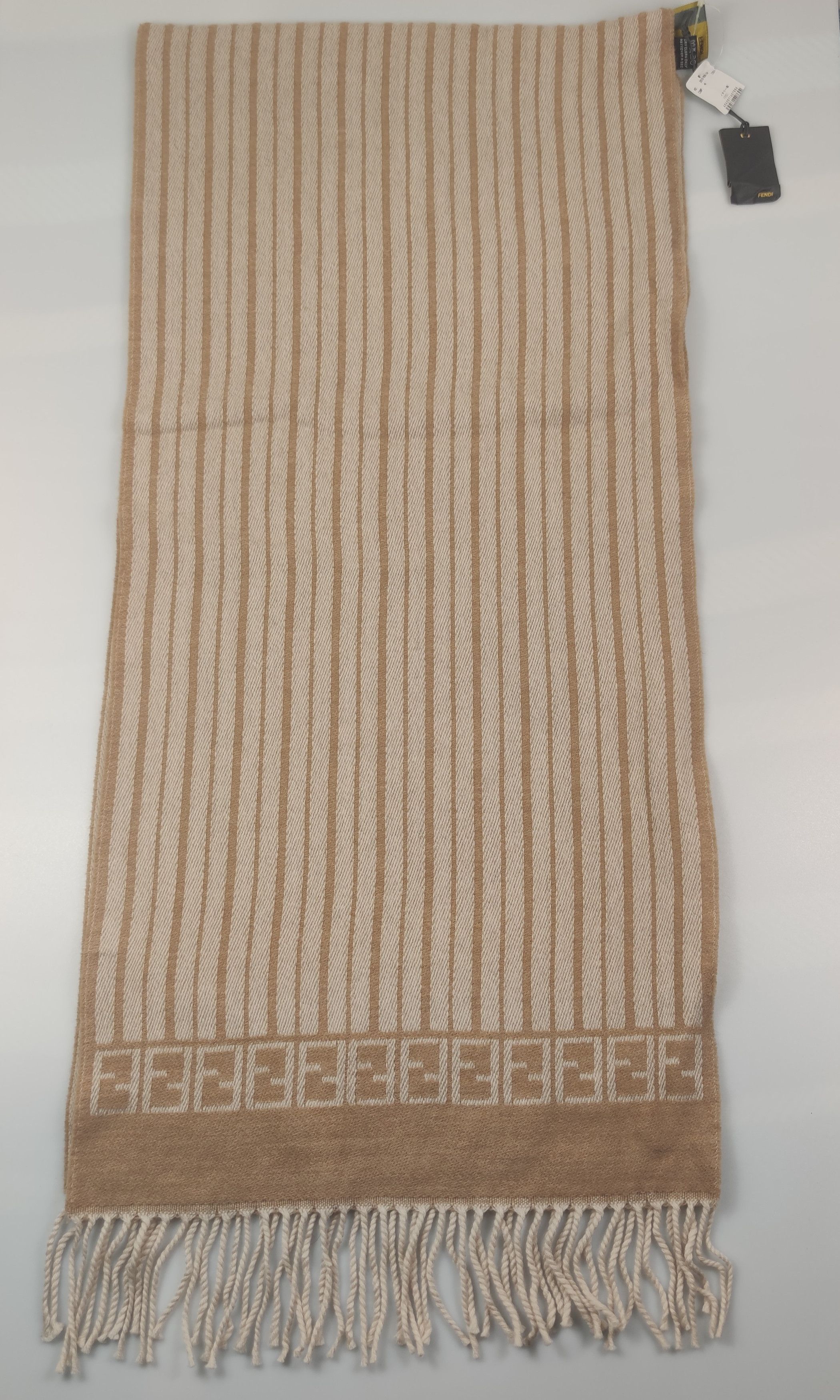 Vintage Fendi Scarf/Muffler/Wool S422 Size ONE SIZE - 1 Thumbnail