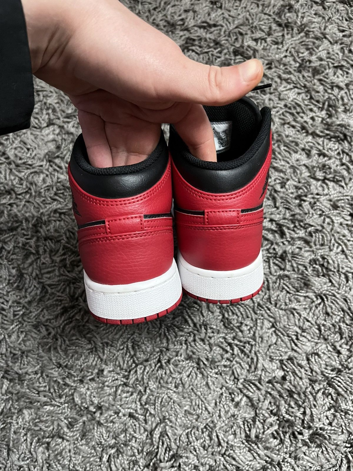 Nike Air Jordan 1 Mid GS "Bred" Classic Red/Black Sneakers Size US 6.5 / IT 36.5 - 5 Thumbnail