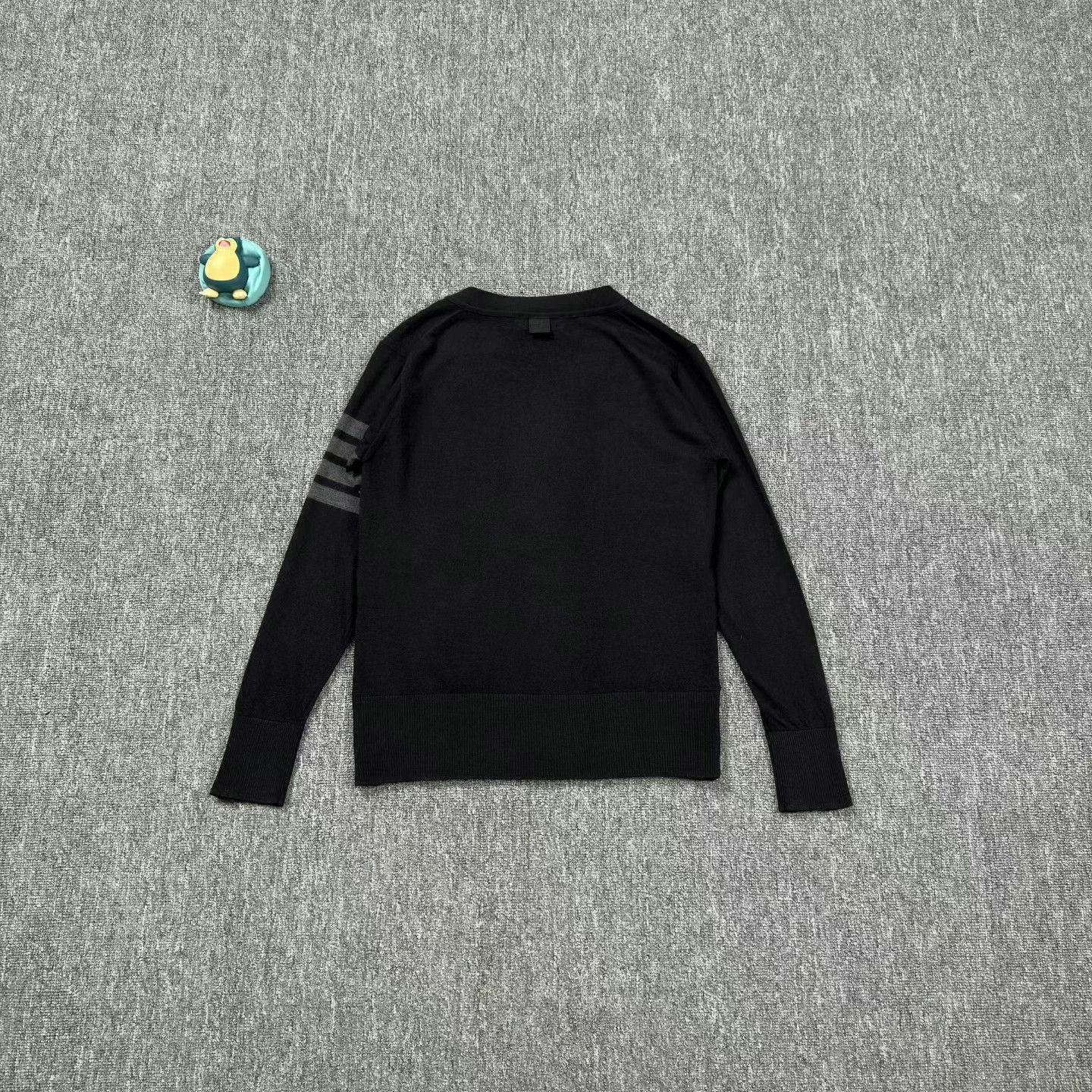 Thom Browne Thom Browne TB Black Wool Striped V-Neck Cardigan Size US XS / EU 42 / 0 - 2 Thumbnail