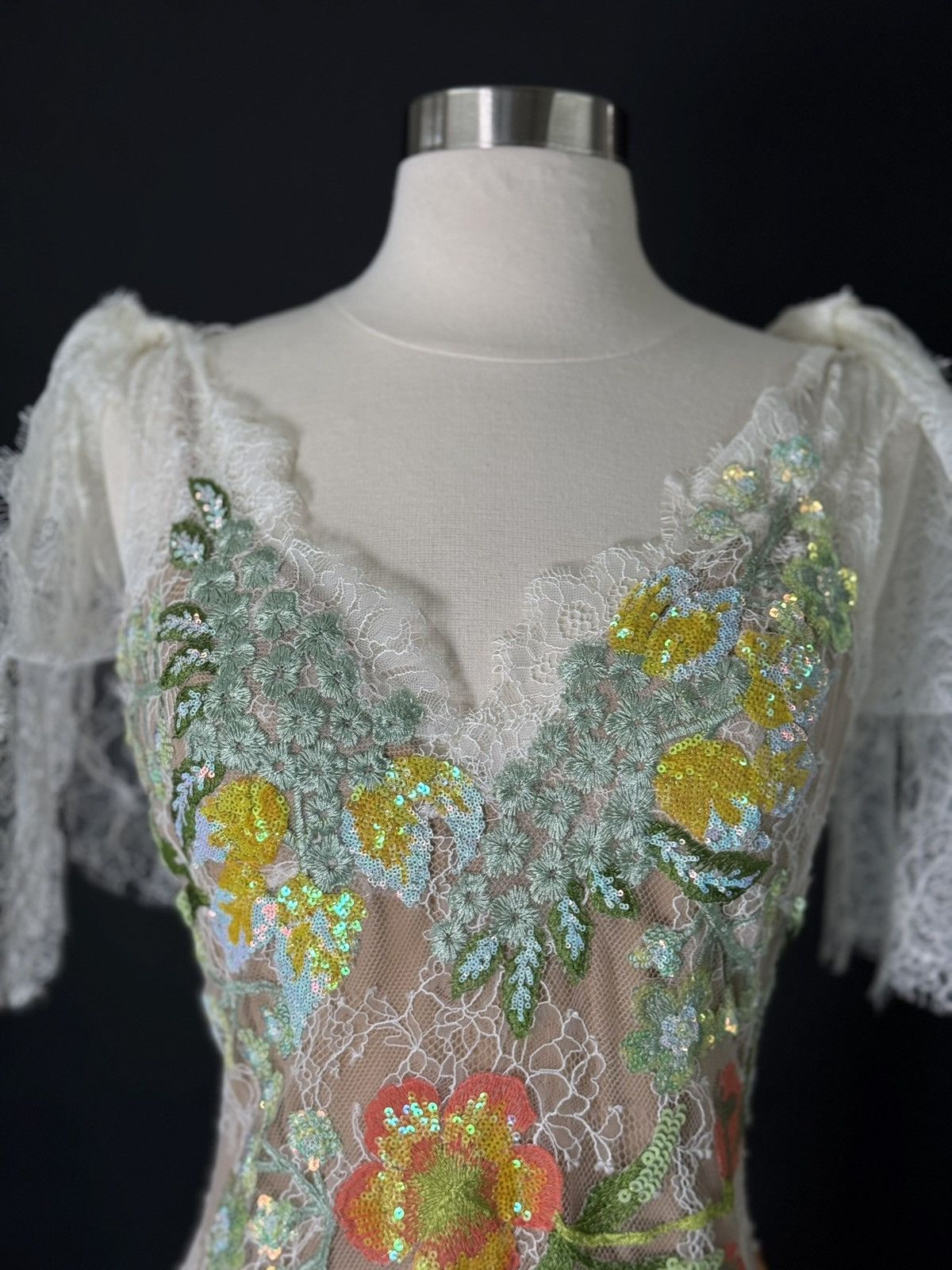 Other Brand New US 8 Elie Saab Lace Gown with Floral Appliques Size M / US 6-8 / IT 42-44 - 5 Thumbnail