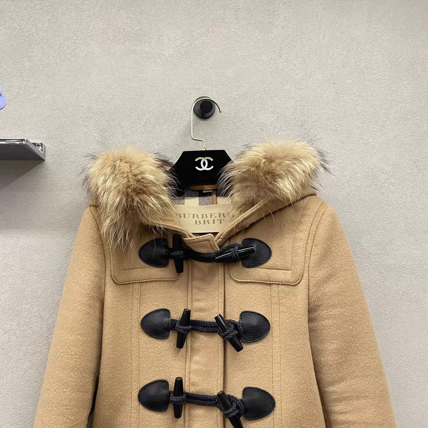 Burberry Burberry Camel Vintage Forest Horn Button Slim Coat 38 Size XS / US 0-2 / IT 36-38 - 4 Thumbnail