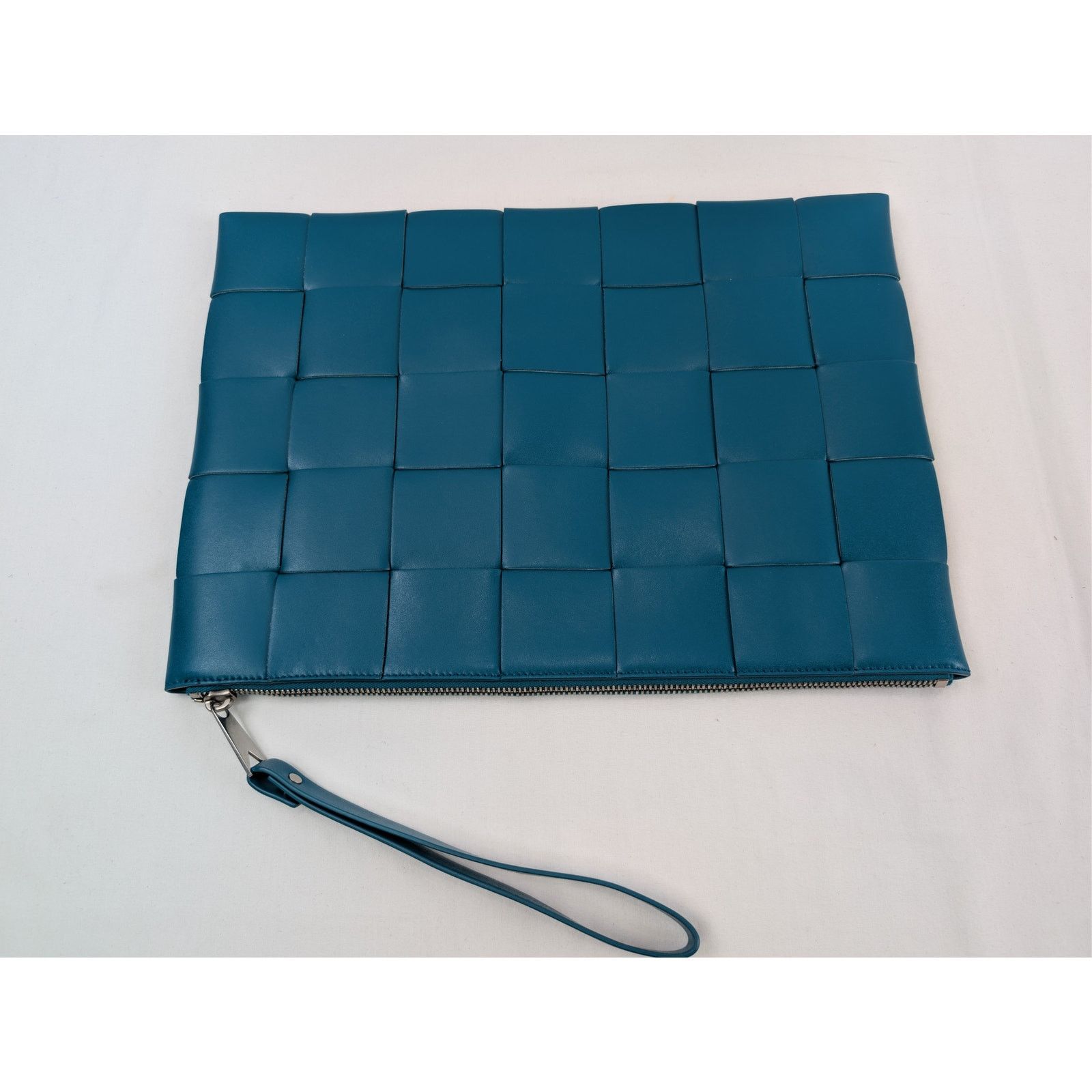 Bottega Veneta o1rshd1 Size: OS / Intrecciato woven leather clutch pouch Size ONE SIZE - 1 Thumbnail