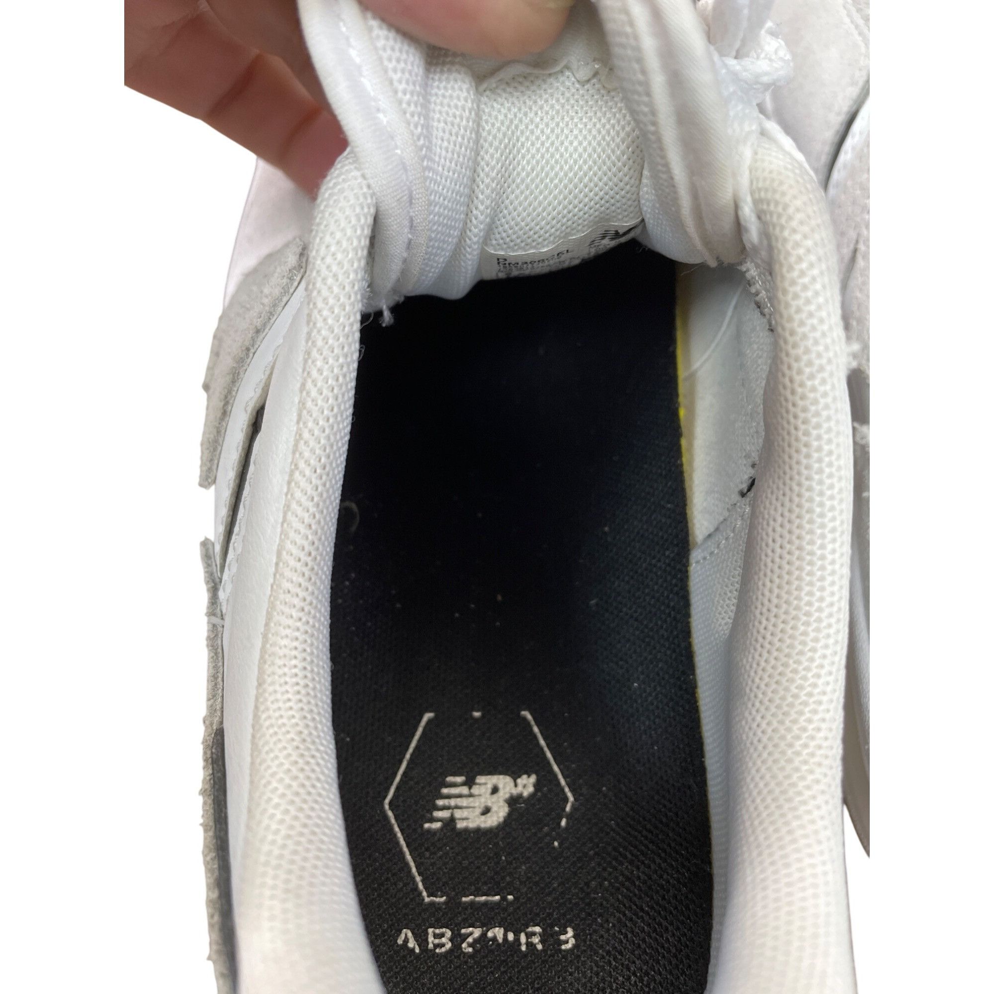 New Balance New Balance Mens NM306CEL White Black retro Sneakers Size 8D Size US 8 / EU 41 - 7 Thumbnail