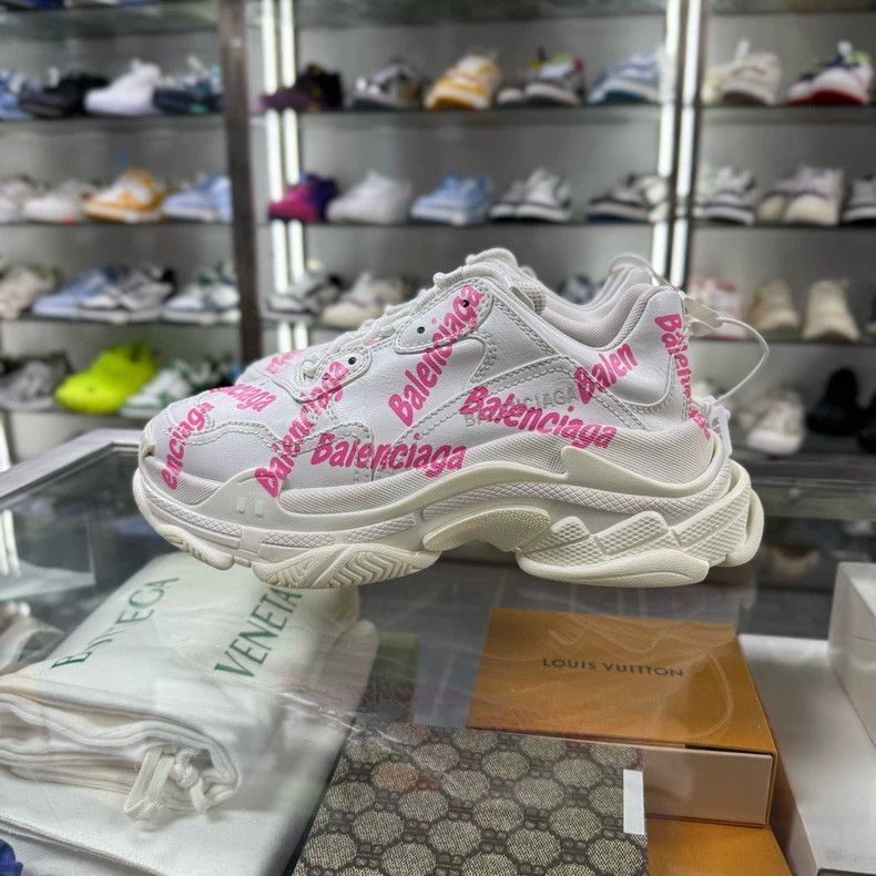 Balenciaga Balenciaga Triple S Sneakers Size 38-2505 Size US 5 / IT 35 - 3 Thumbnail