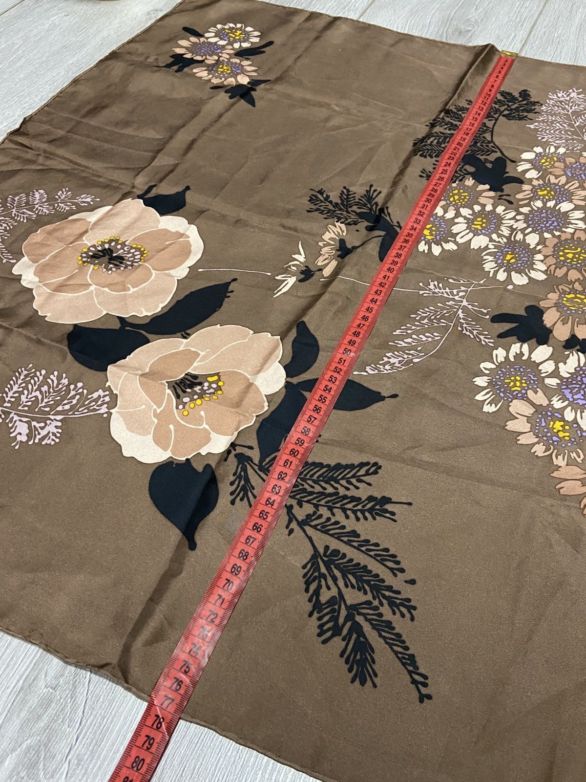 Christian Dior Monsieur Christian Dior flowers 💐 vintage silk floral France scarf Size ONE SIZE - 9 Thumbnail