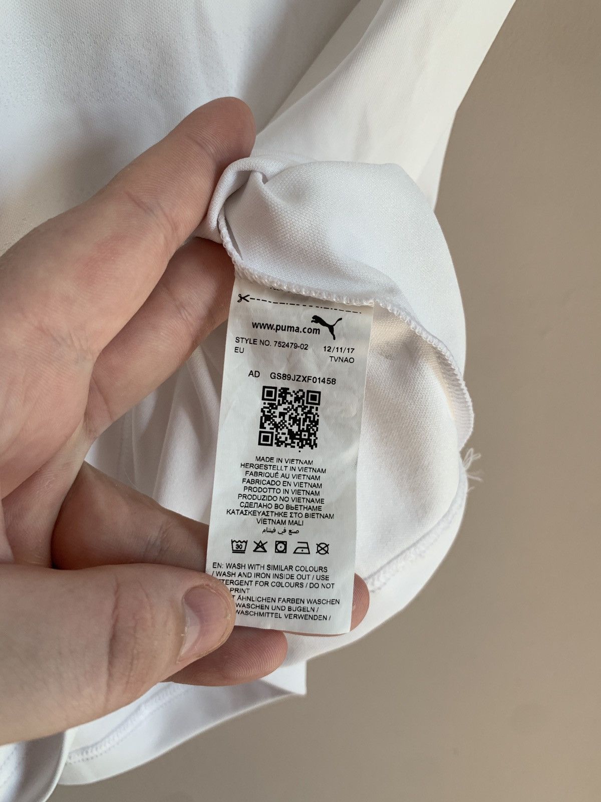 Puma Switzerland 2018 Away Football Shirt Puma Soccer Jersey Sz S Size US S / EU 44-46 / 1 - 9 Thumbnail