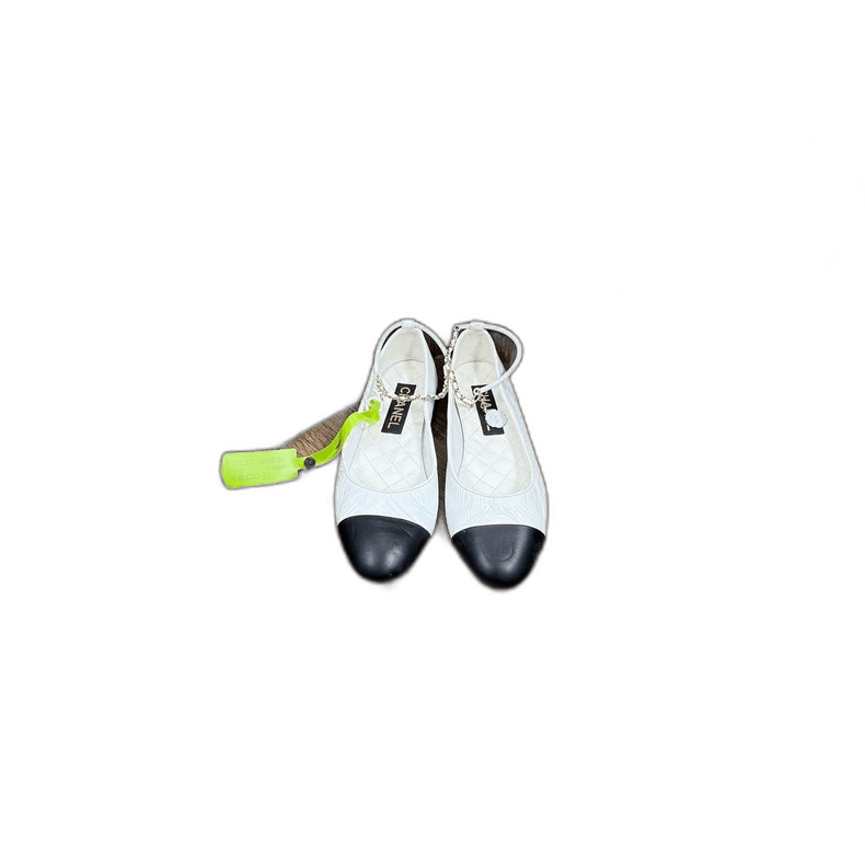 Chanel Chanel Two-Tone Mary Jane Shoes Size 36.5 Size US 6 / IT 36 - 1 Thumbnail